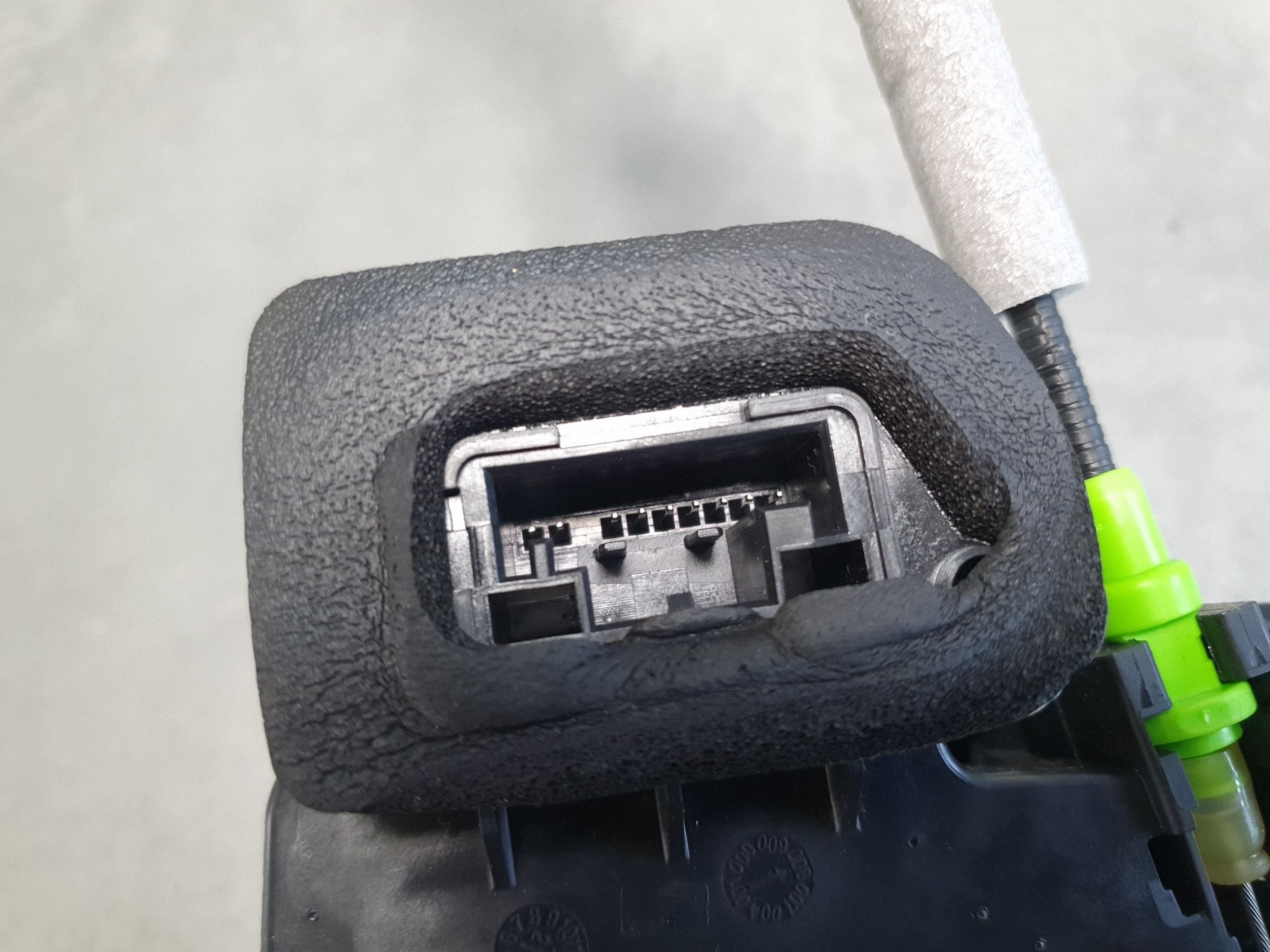 Audi SQ6 e-tron lock door front left front 4K1837015H