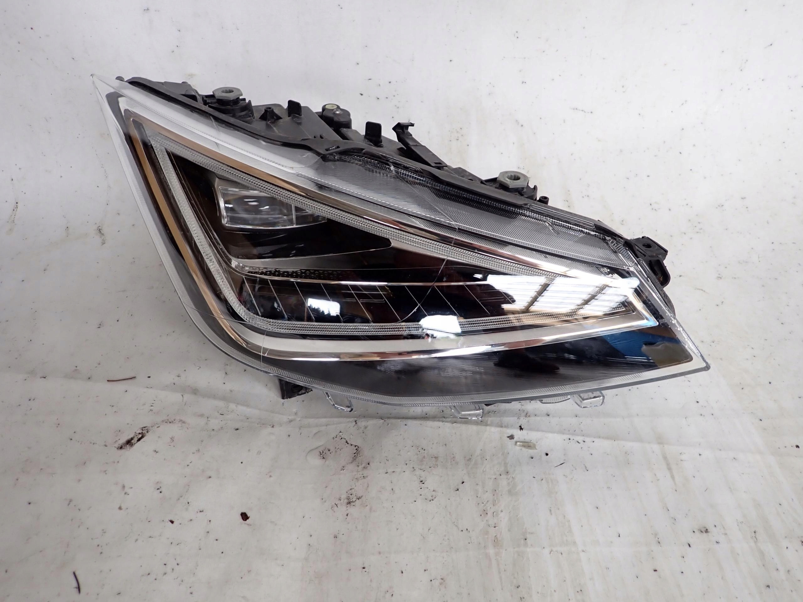SEAT IBIZA V 5F ARONA 6F LIFT 21- light right front front