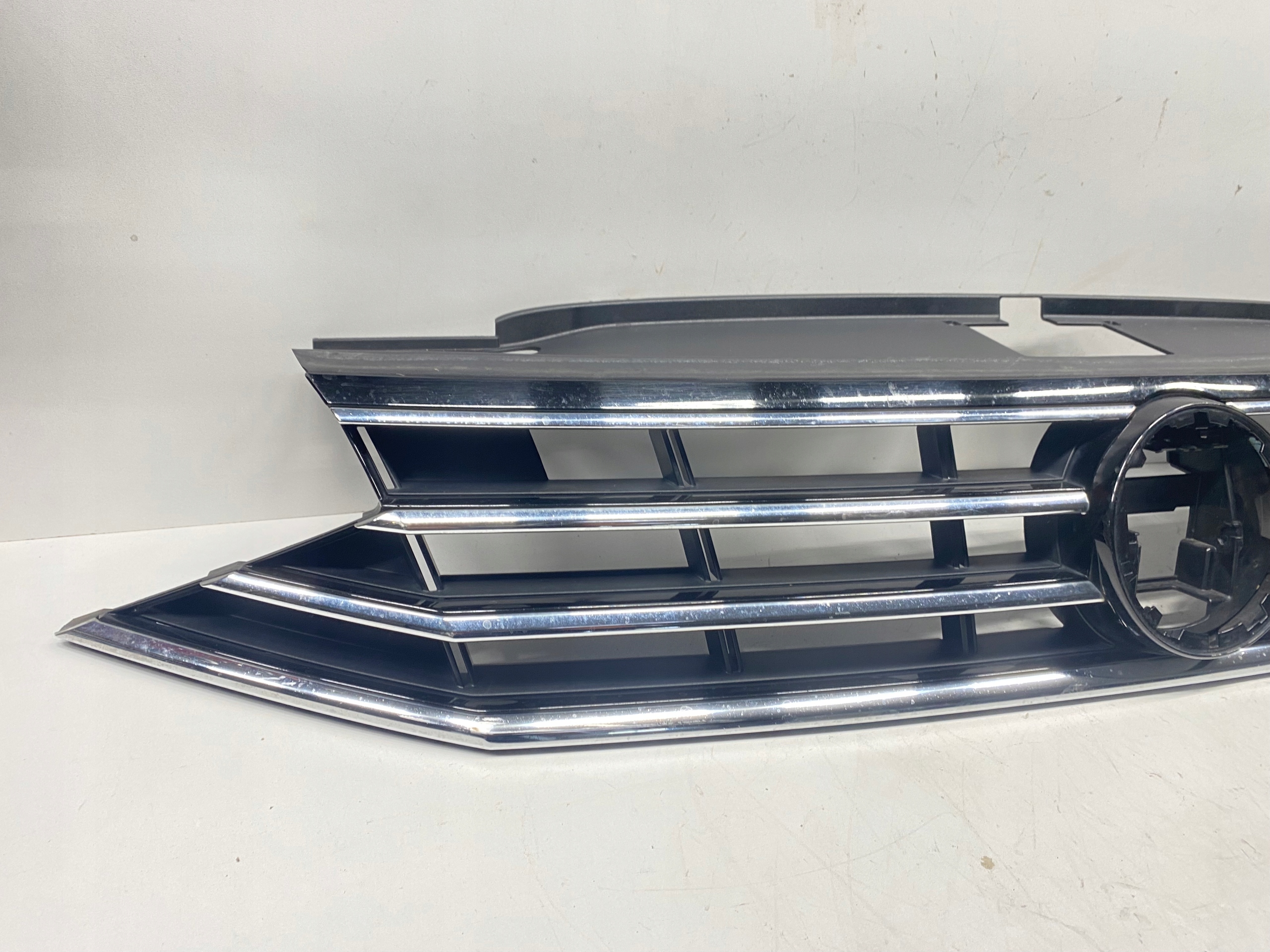 VW Passat B8 Kühlergrill FRONTGRILL Kühlergitter 3G0853653NP - Thumbnail 2