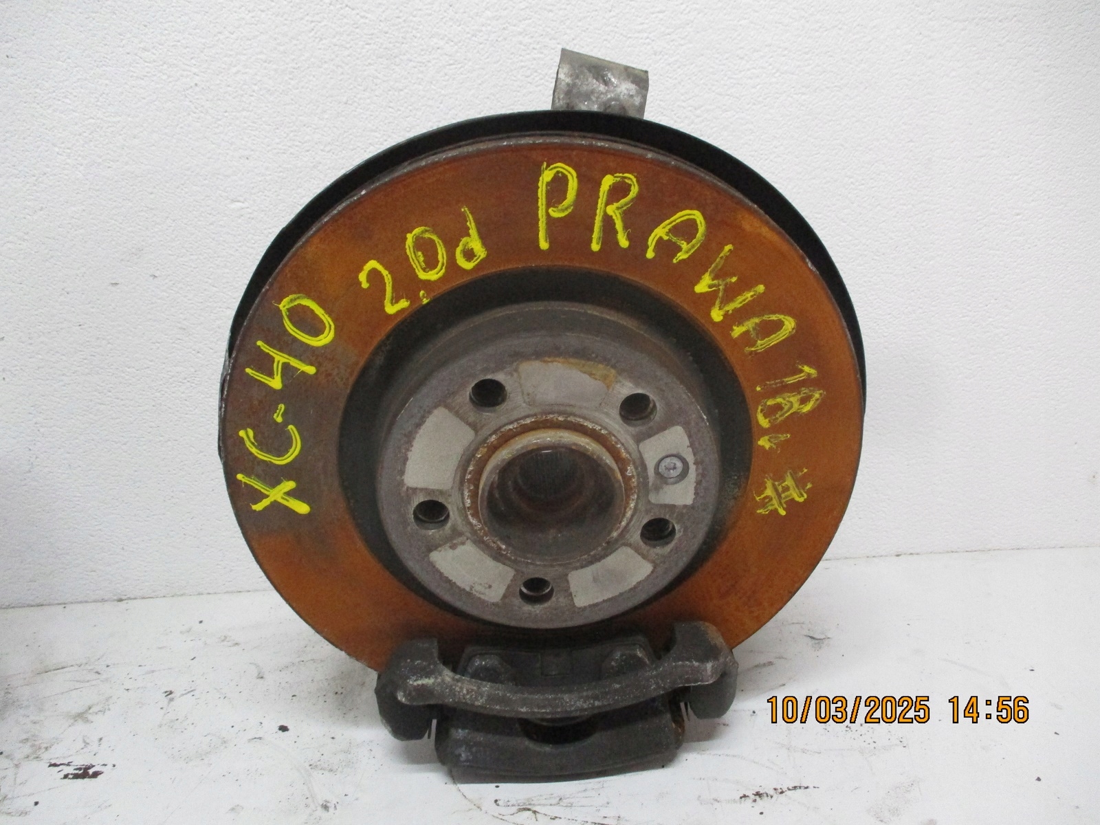 swing right left VOLVO XC40 II 2,0D front front