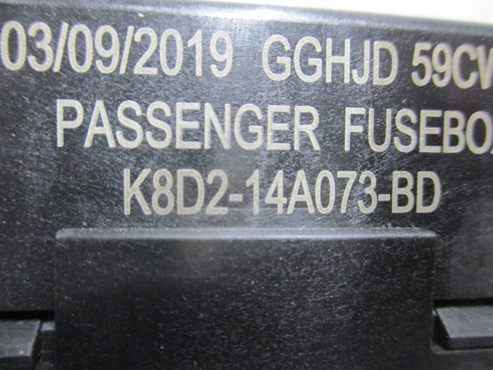 fuse box RANGE ROVER EVOQUE II K8D2-14A073-BD