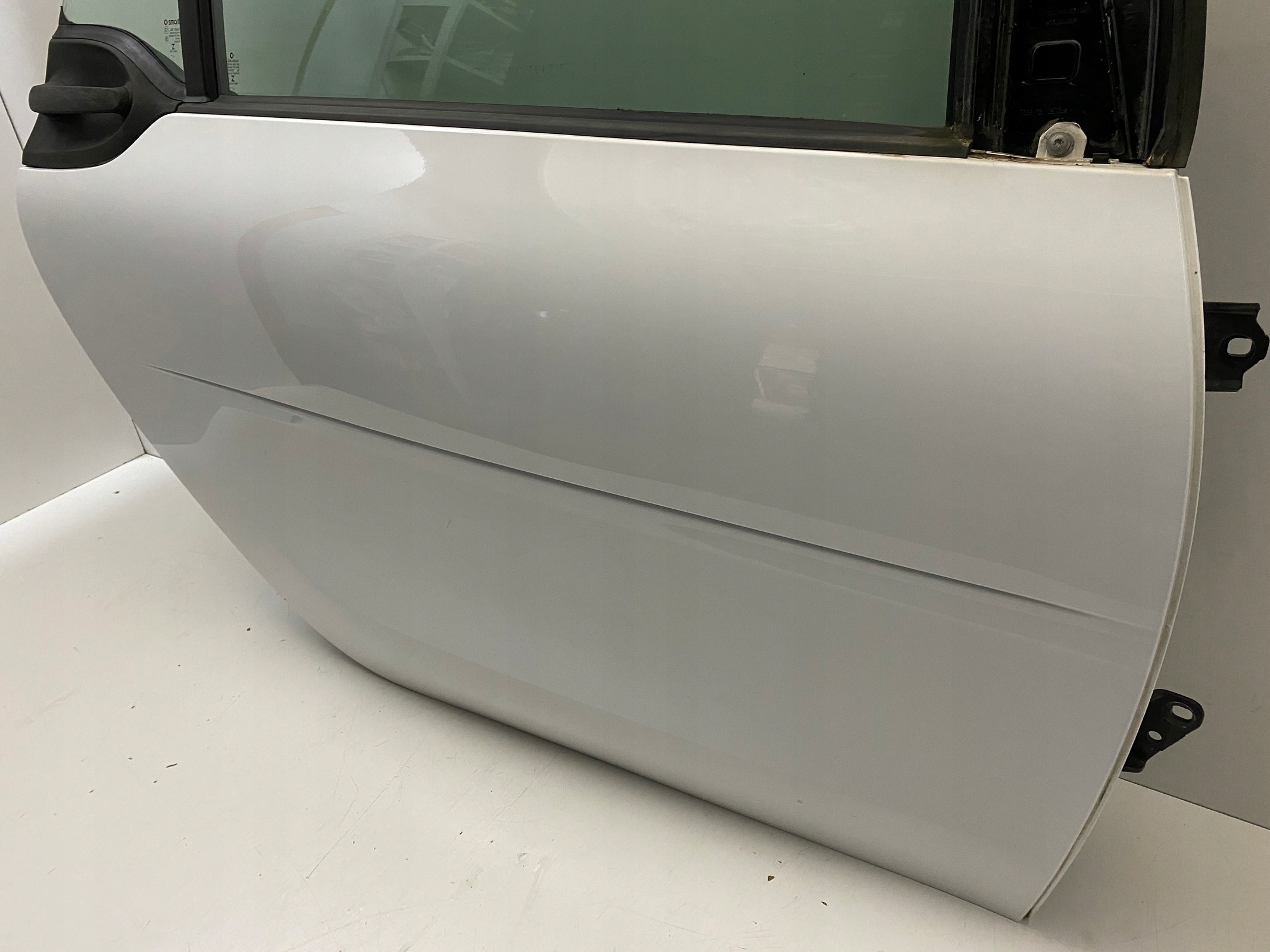 SMART FORTWO III W453 PRAWE DRZWI KOMPLETNE 14- Numer katalogowy części DRZWI SMART FORTWO W453