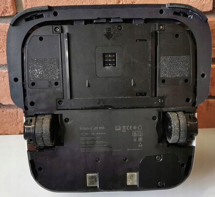 Inteligentny Robot Mopujący iRobot Braava JET M6 Odkurzacz Mop Kolor dominujący biały