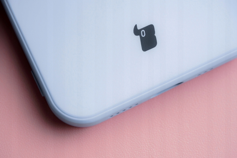 Etui silikonowe Bizon Case do Realme 8 / 8 Pro Kolekcja Silicone