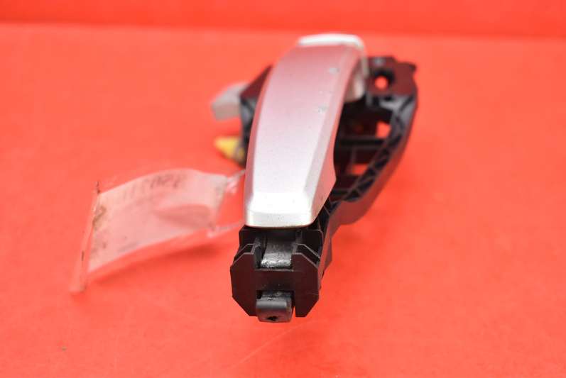 handle left front front SREBRNA 24463523 OPEL ZAFIRA B 05-10