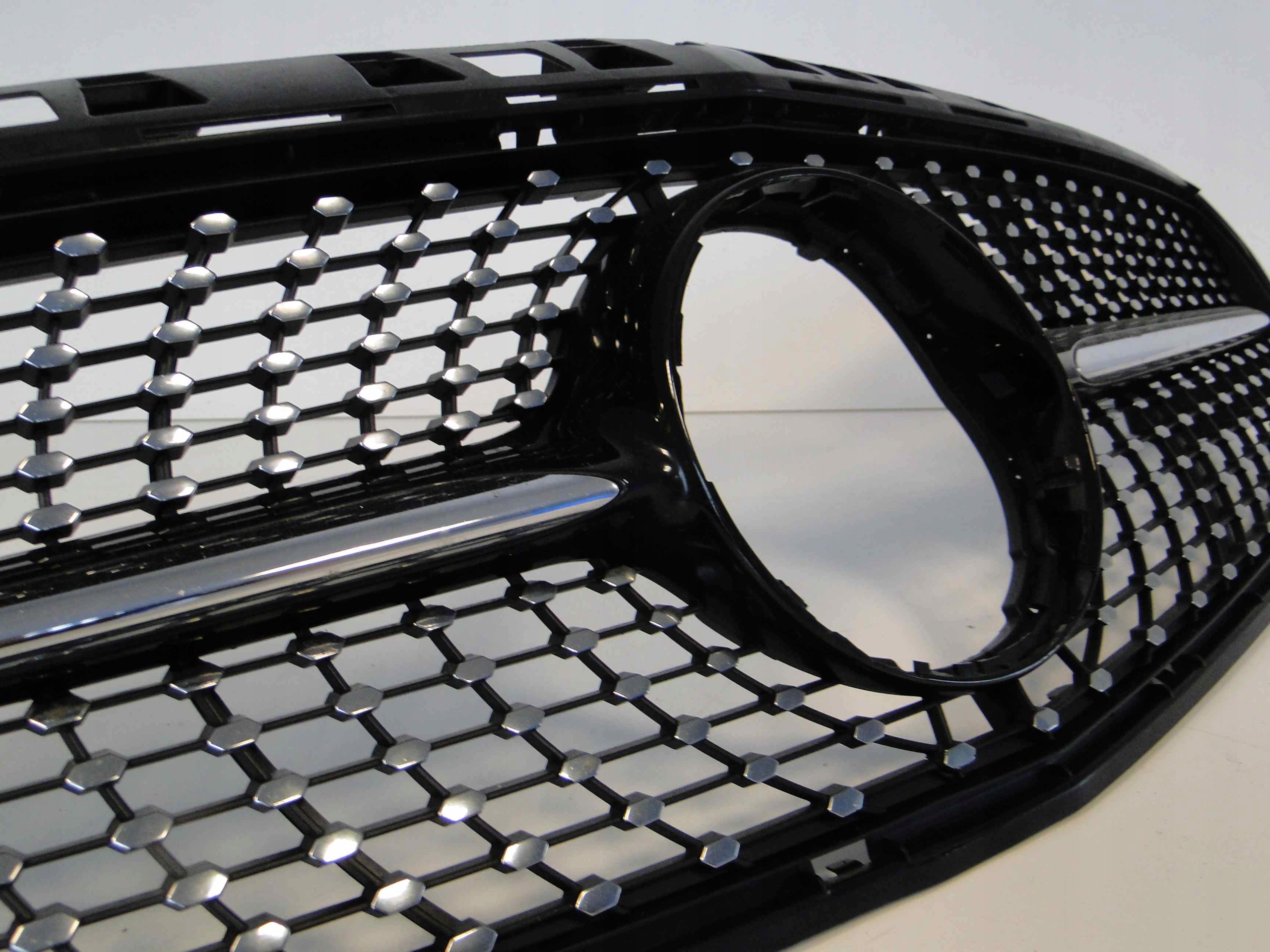 MERCEDES CLA 117 LIFT GRILL ATRAPA DIAMENT AMG Producent części Mercedes-Benz OE