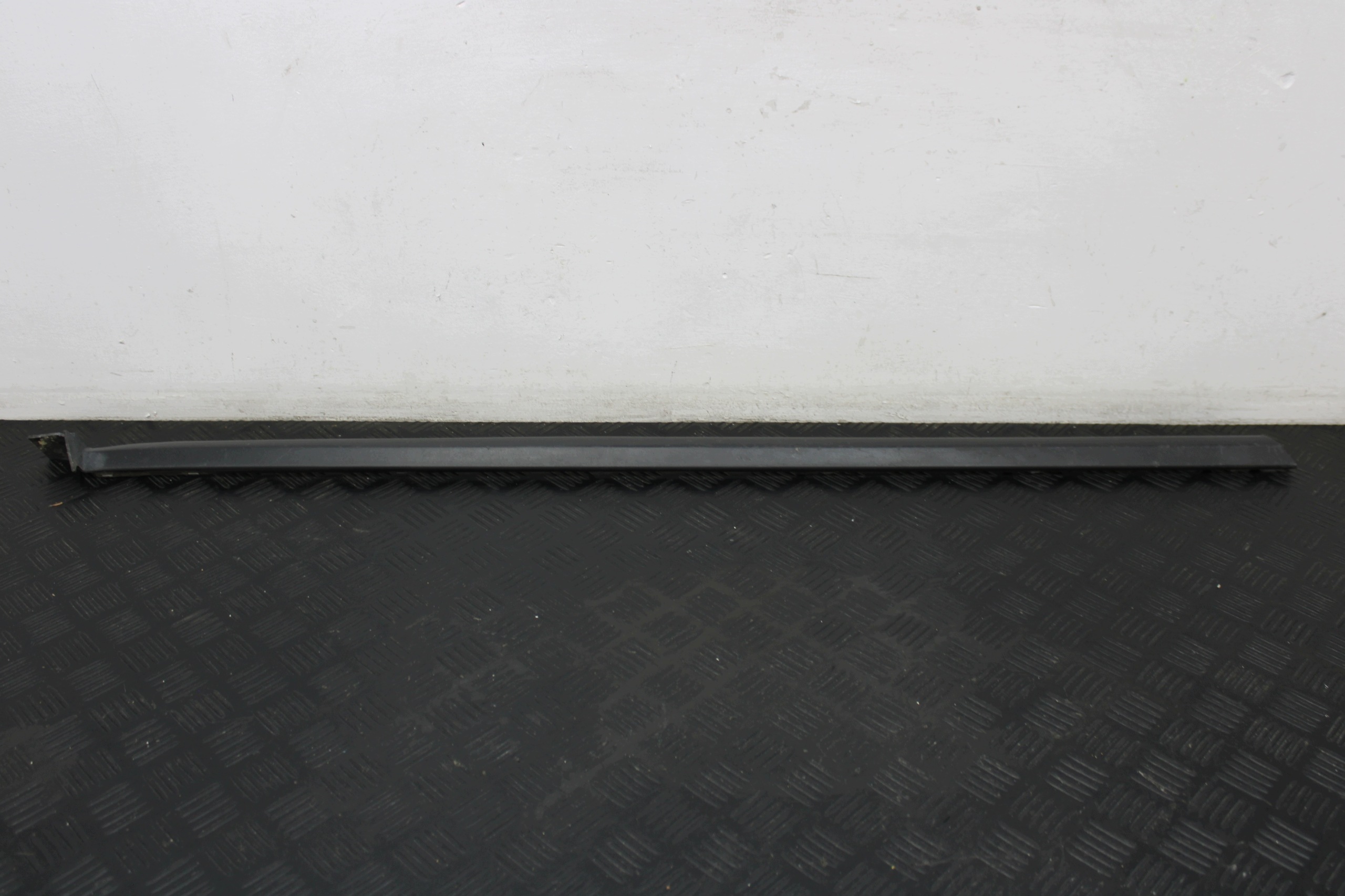 moulding cap threshold left 7P5853537 PORSCHE CAYENNE II 2 7P5 LIFT