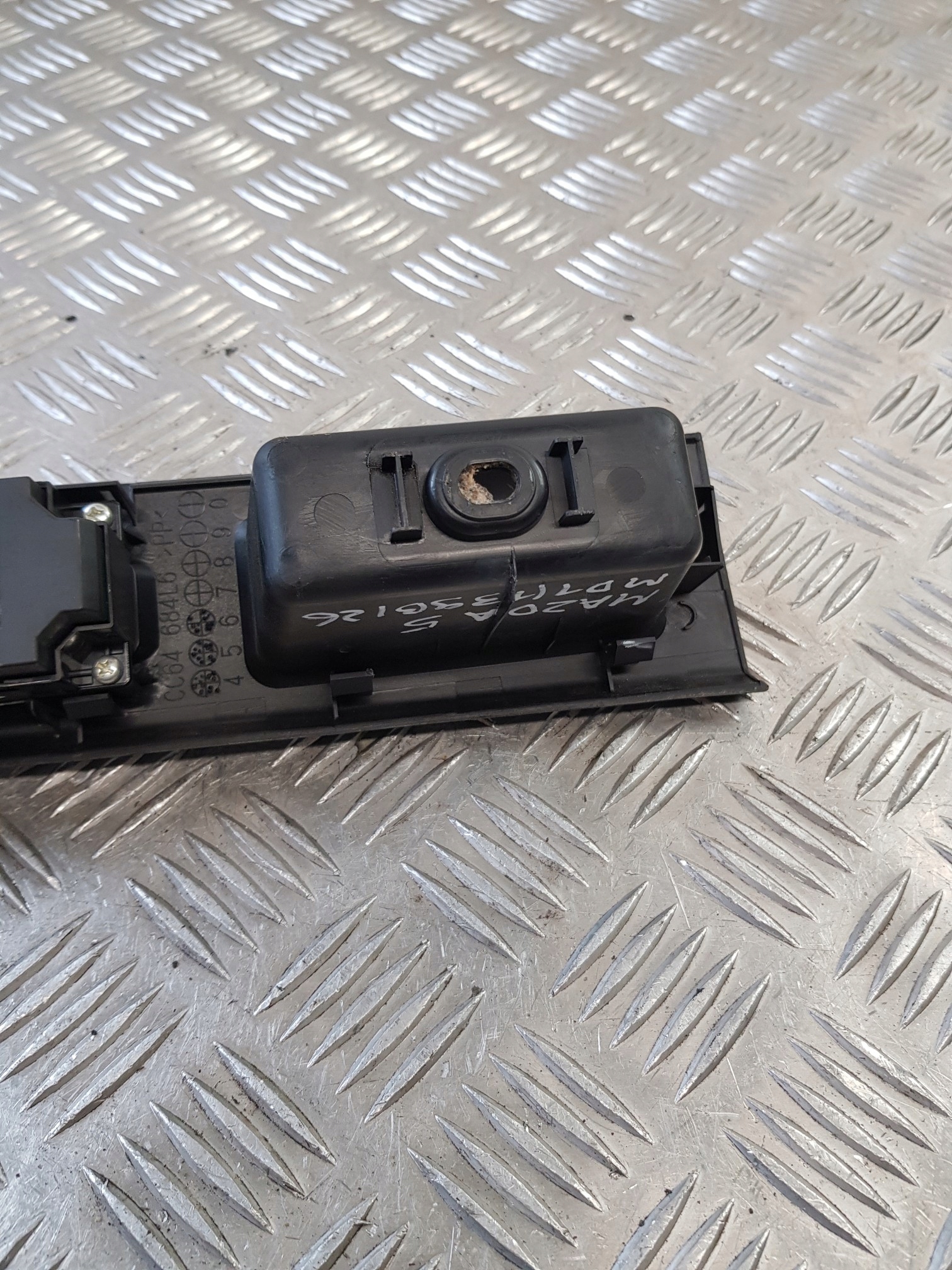 PANEL window control switch of mirrors CC64684L6D MAZDA 5