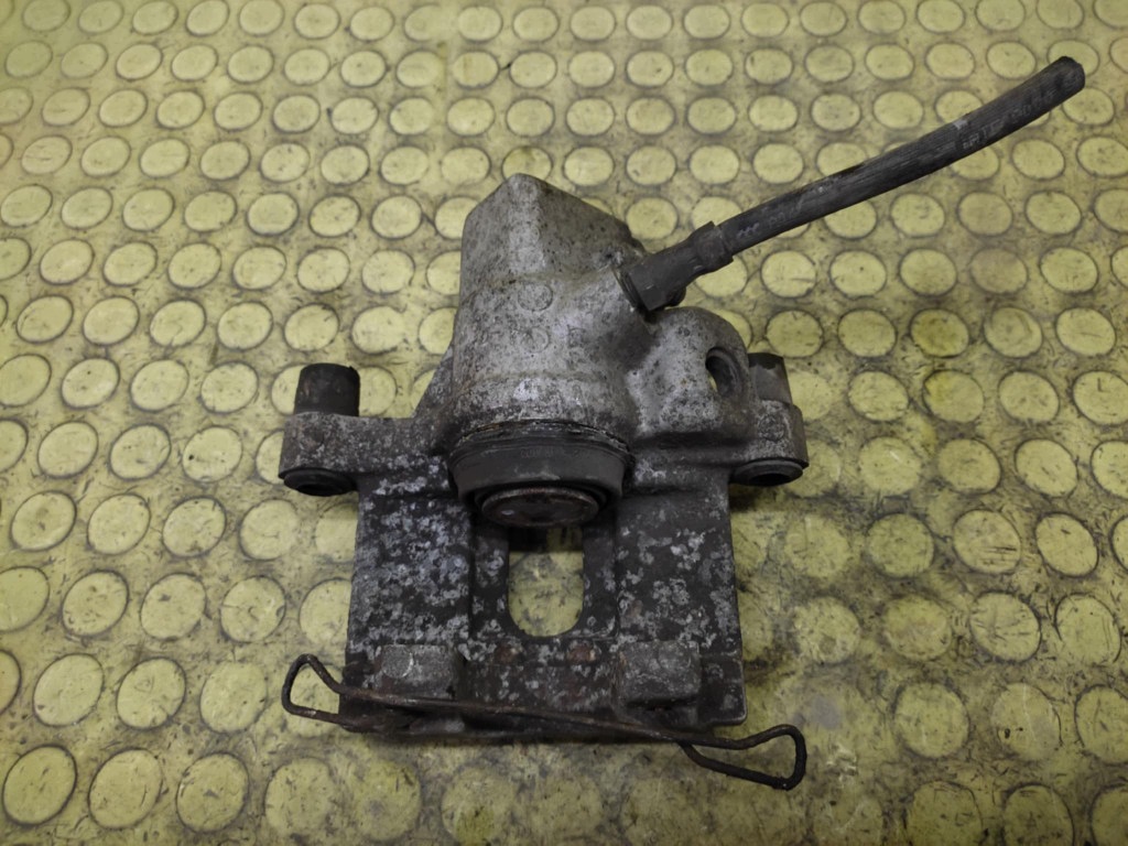 FORD FOCUS MK2 1.8 D bremssattel bremse sattel brems- links heck
