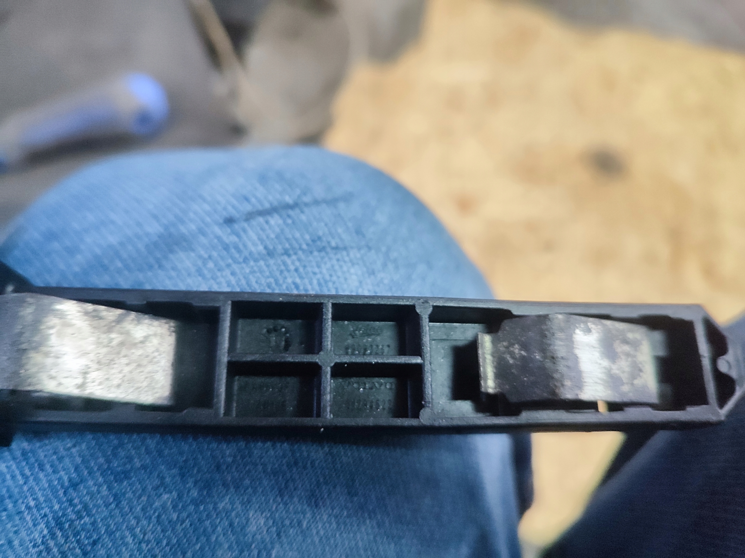 SLEDZ Halter BOLEC Leuchte REFLEKTORA VOLVO S60 V60 31294522