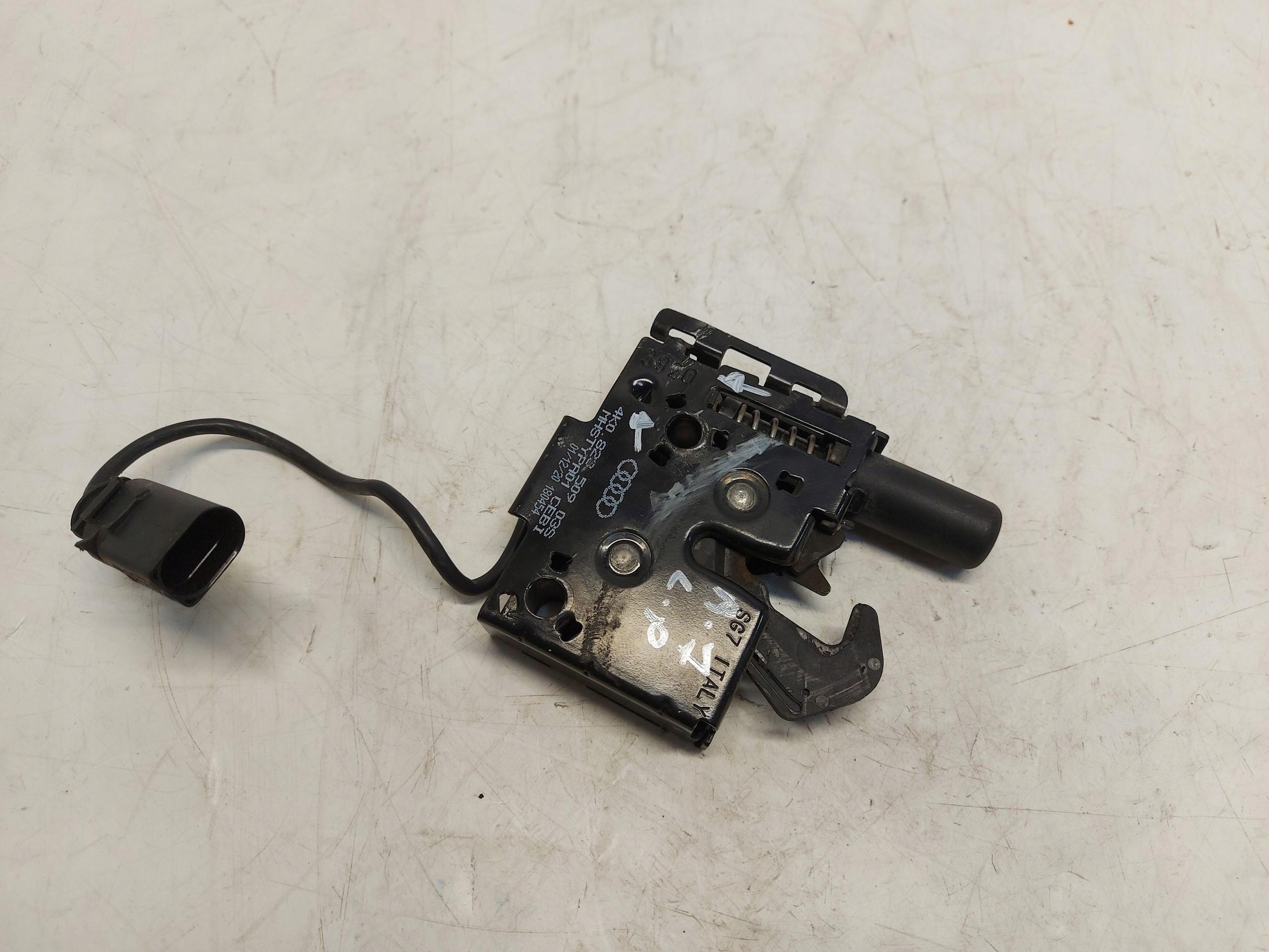 Audi A7 II 4K8 4M0 TFSI bonnet latch lock left 4K0823509