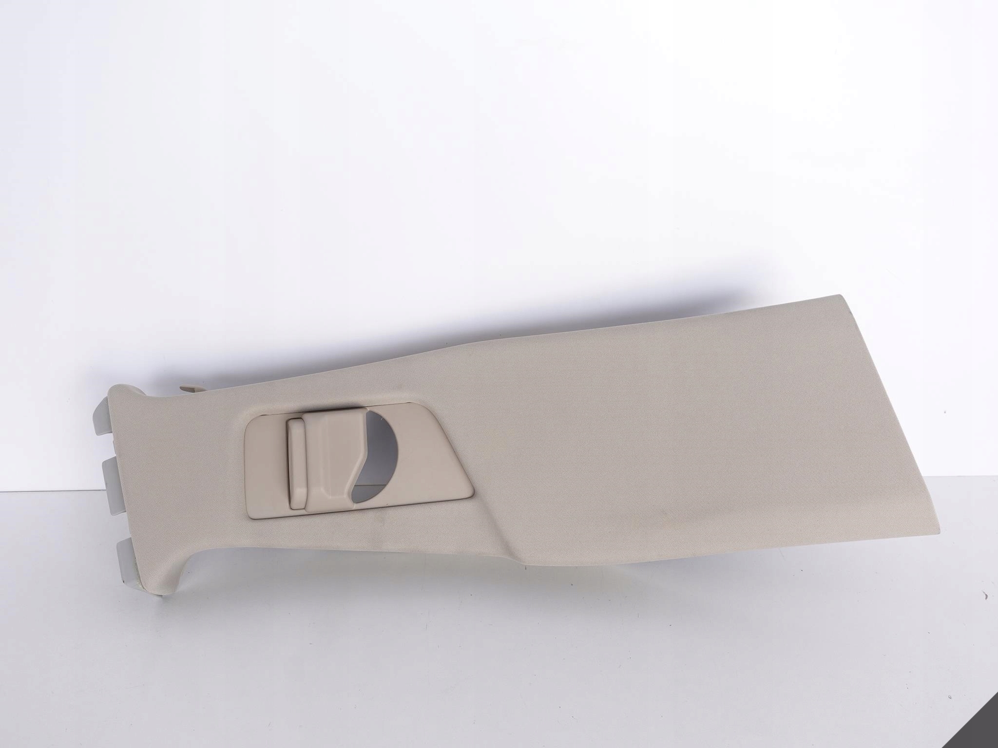 A2186909200 - MERCEDES CLS W218 крышка центральной правой стойки B