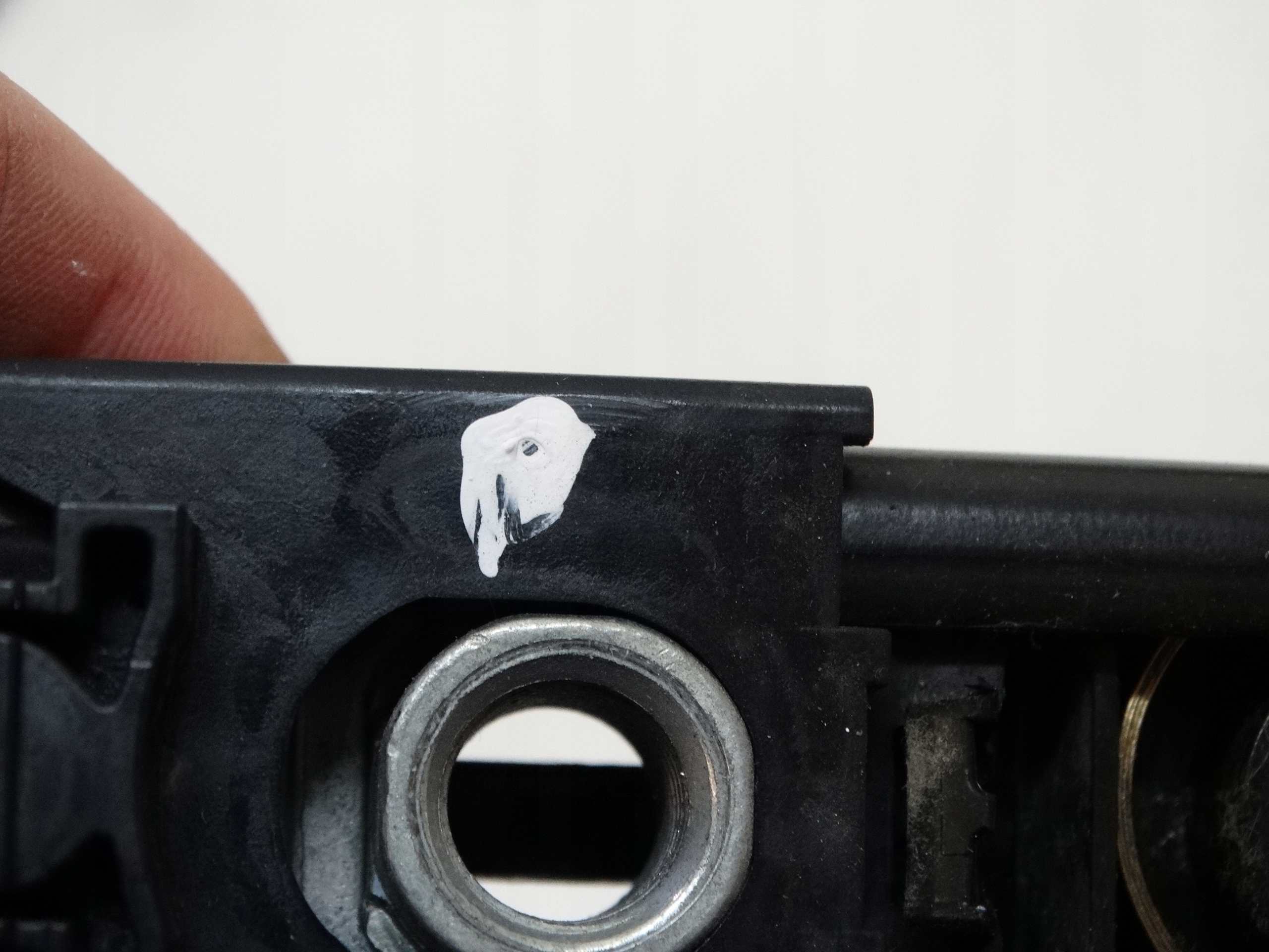 holder rail supports right OCTAVIA II 1T0857819