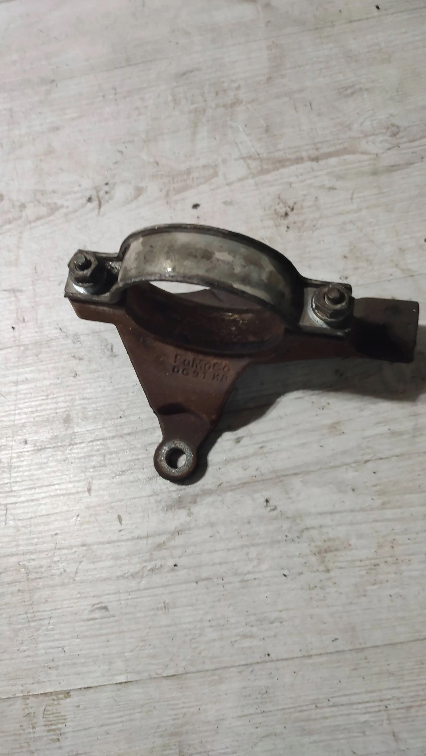 Ford Mondeo MK5 16r 2.0TDCi Podpory Semiasse