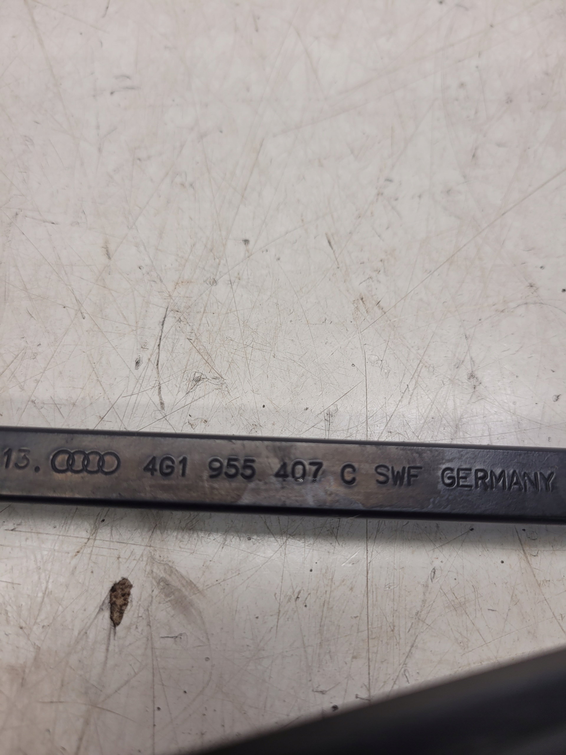 wischerarm links AUDI A6 C7 A7 4G1955407C