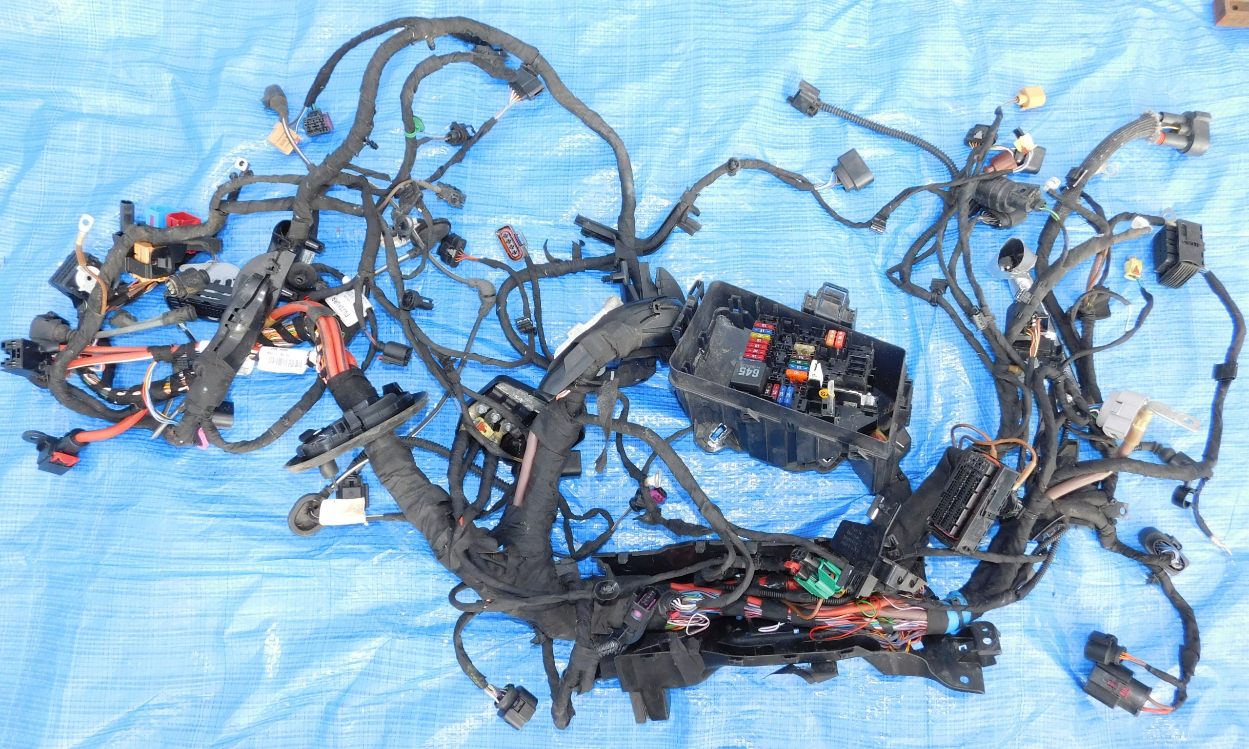 LEON IV 5F 1.4 TSI HYBRYDA INSTALACJA KOMORY SILNIKA PUSZKA BEZPIECZNIKÓW