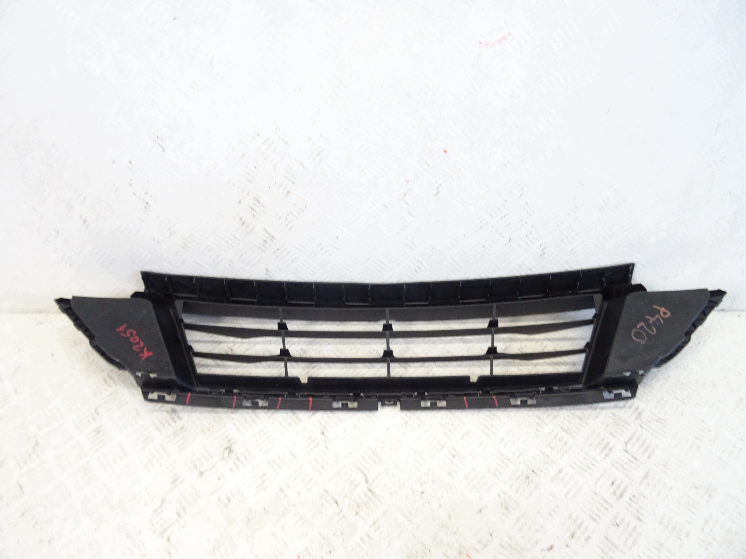 grid of a bumper front BMW 2 F45 7460138