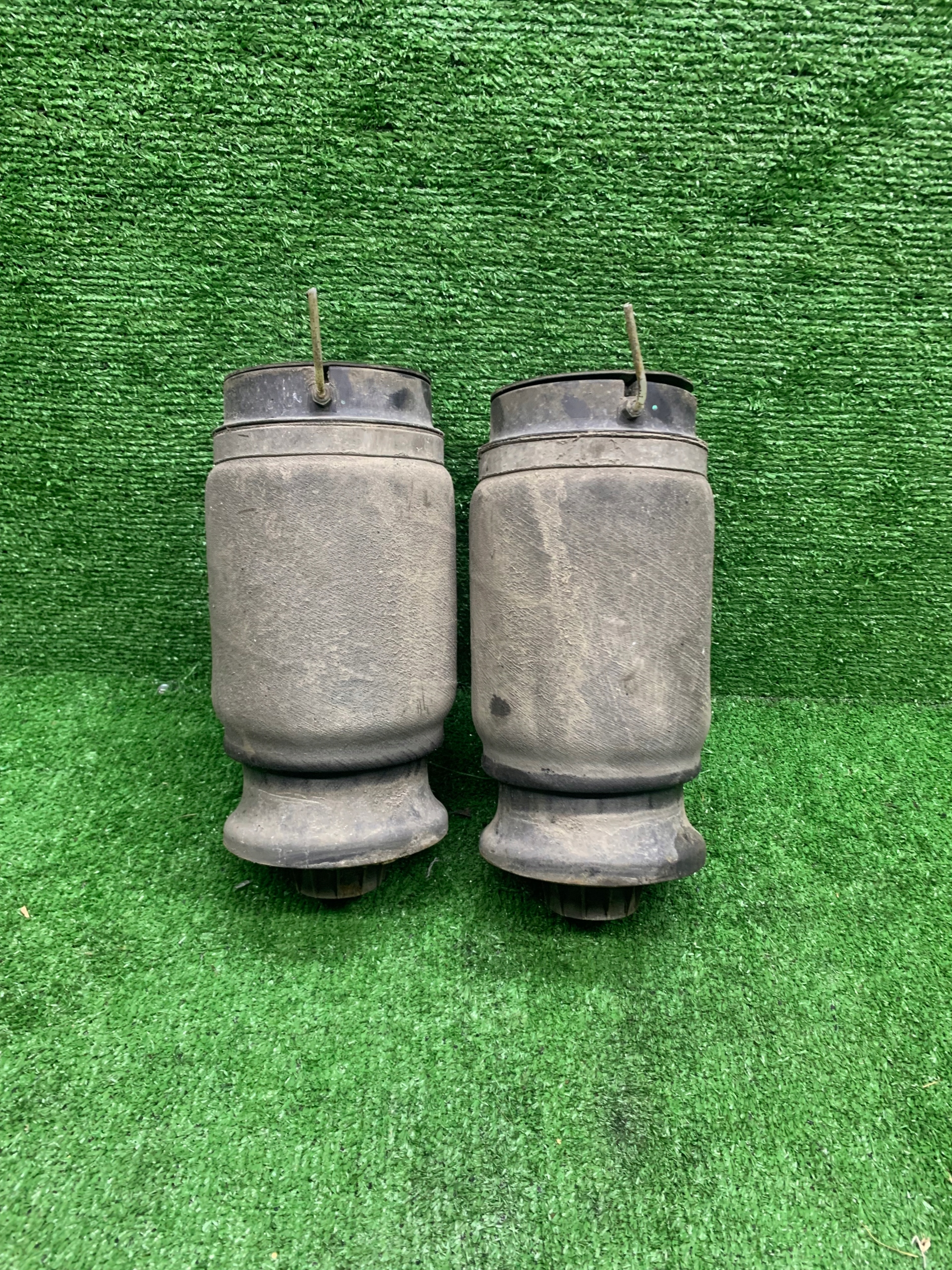 PODUSZKA PODUSZKI MIECH TYLNY TYŁ MERCEDES GL X164 ML W164
