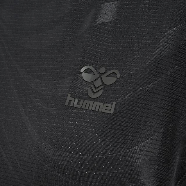 HUMMEL CZARNA KOSZULKA TRENINGOWA LOGO FMG HMR__S Dekolt okrągły