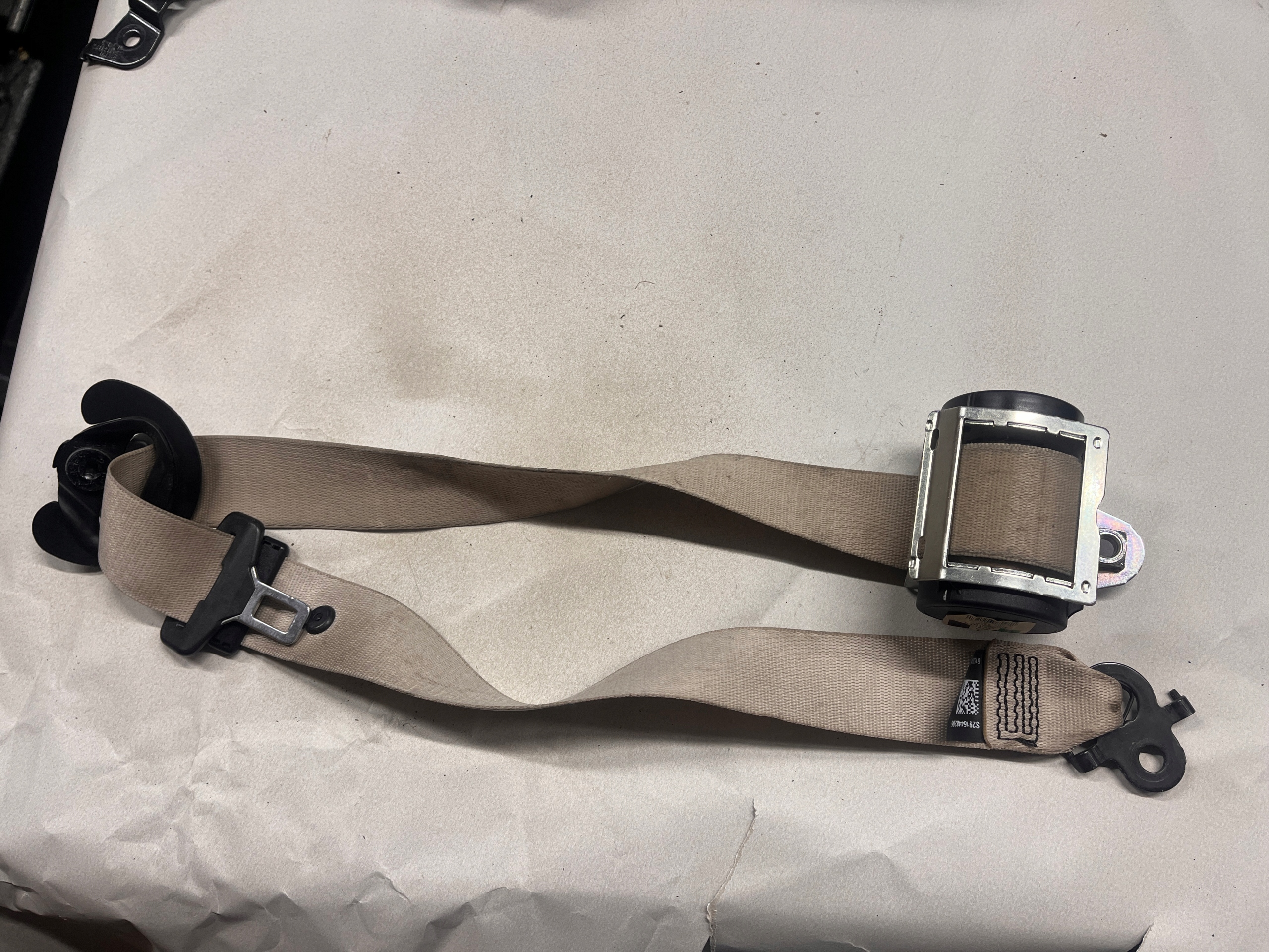 BMW F11 safety right front 610126200C