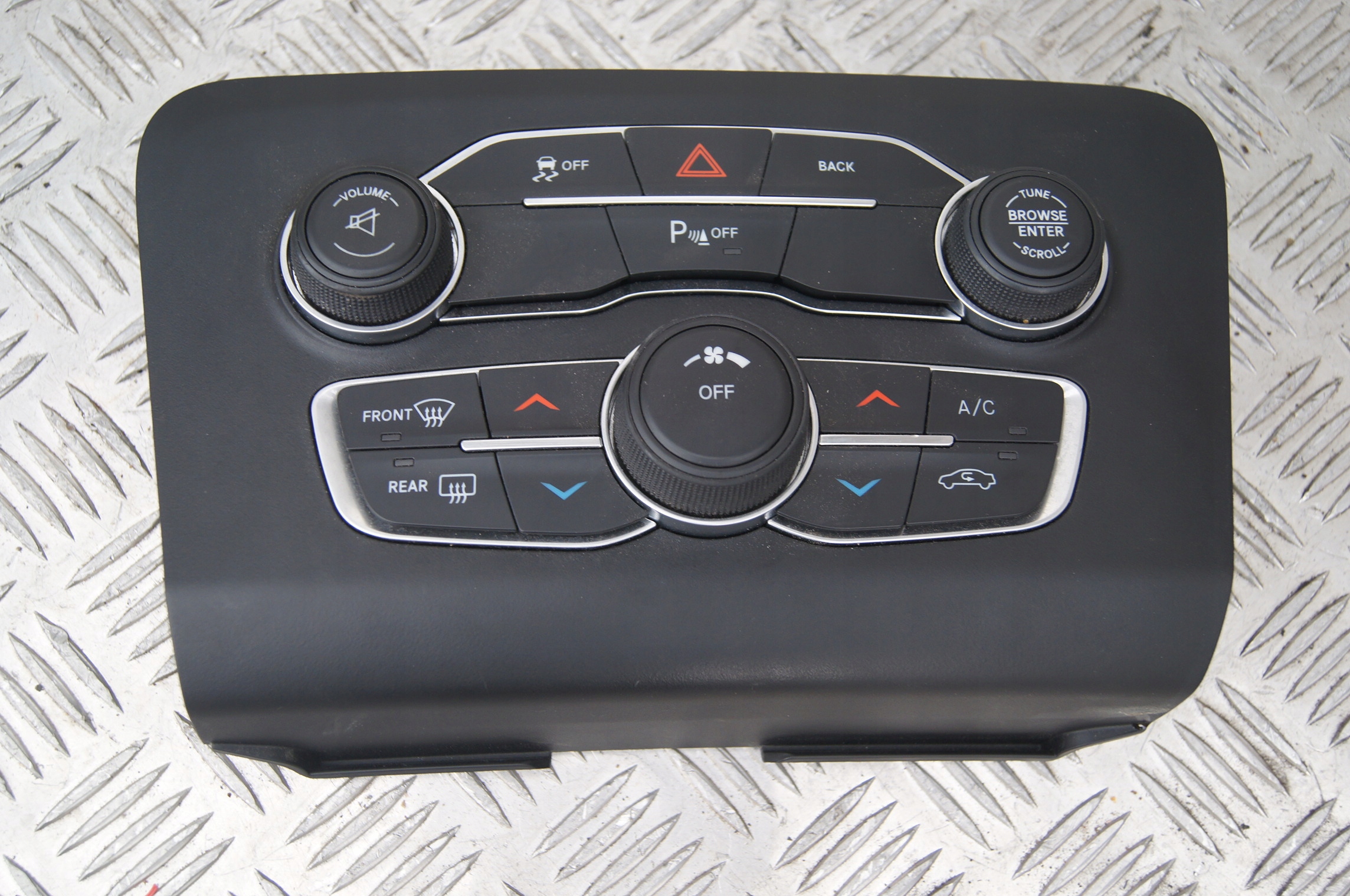 P56054676AB P56054674AB - Dodge Charger Lift Панель Кондиціонера 2015+