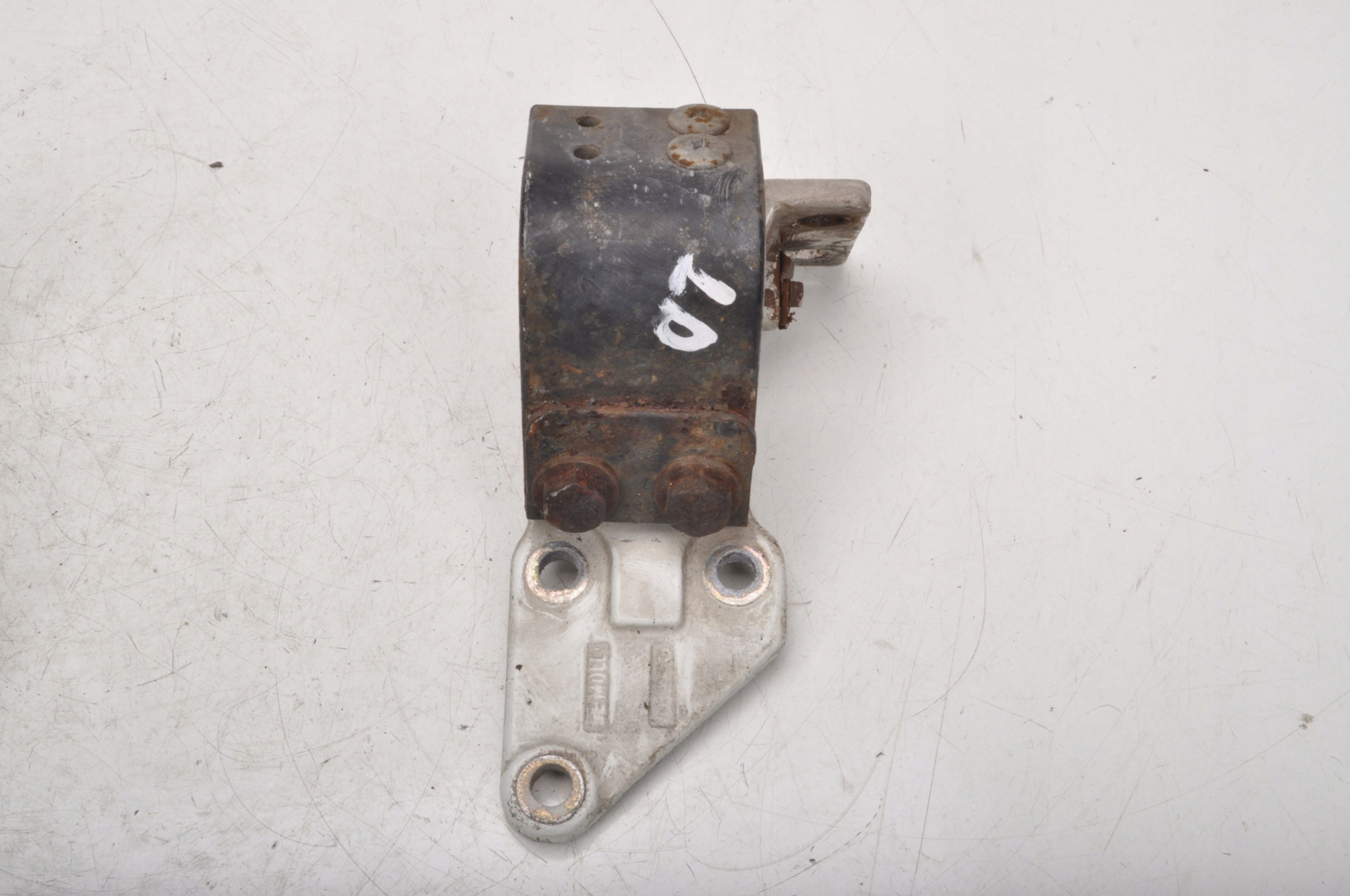 IVECO STRALIS 420 ZAWIASY DRZWI LEWY PRZOD KOMPLET Car type Passenger cars