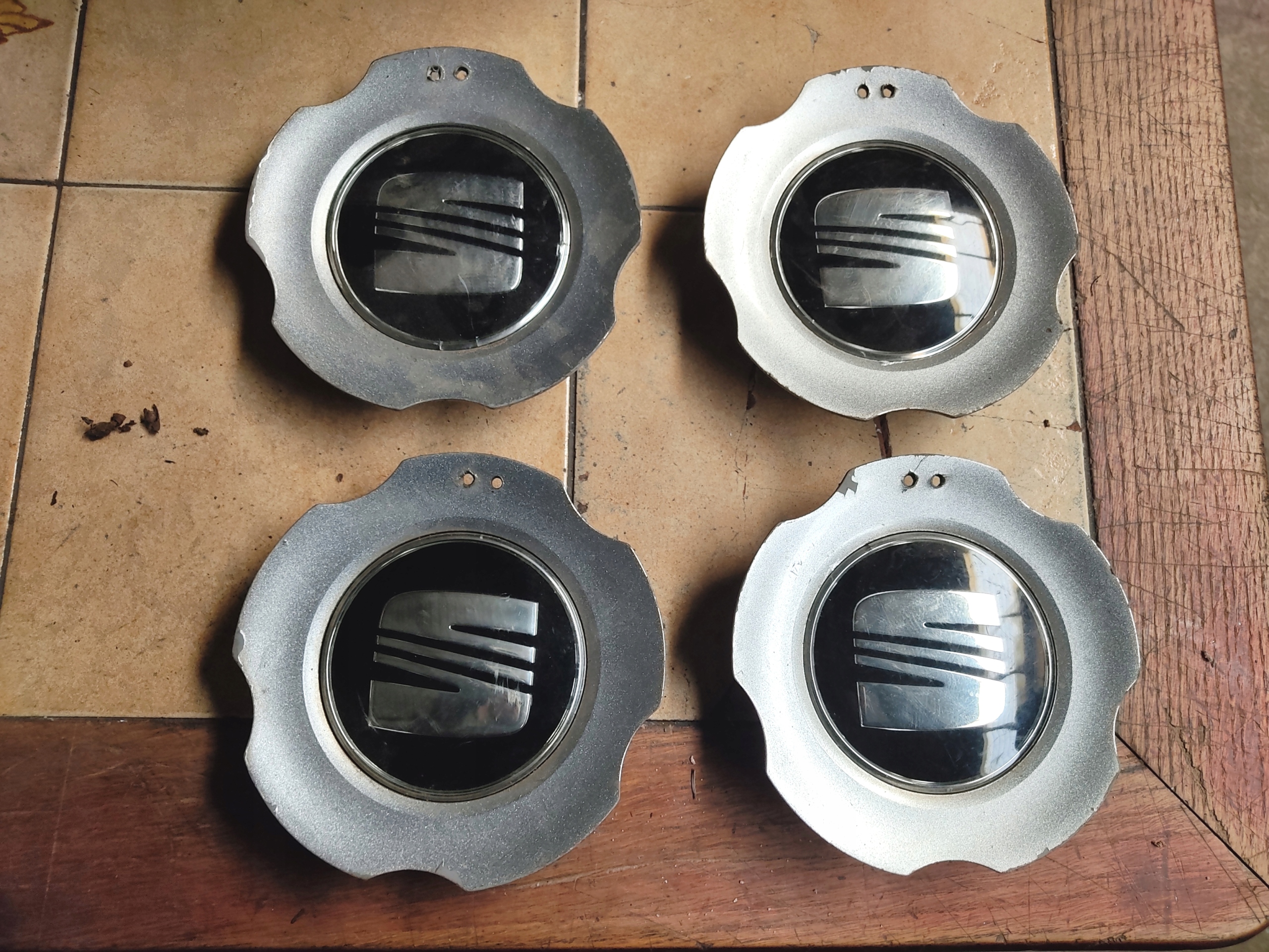 КРЫШКИ КРЫШЕК SEAT LEON И TOLEDO II 2 1M0601149B