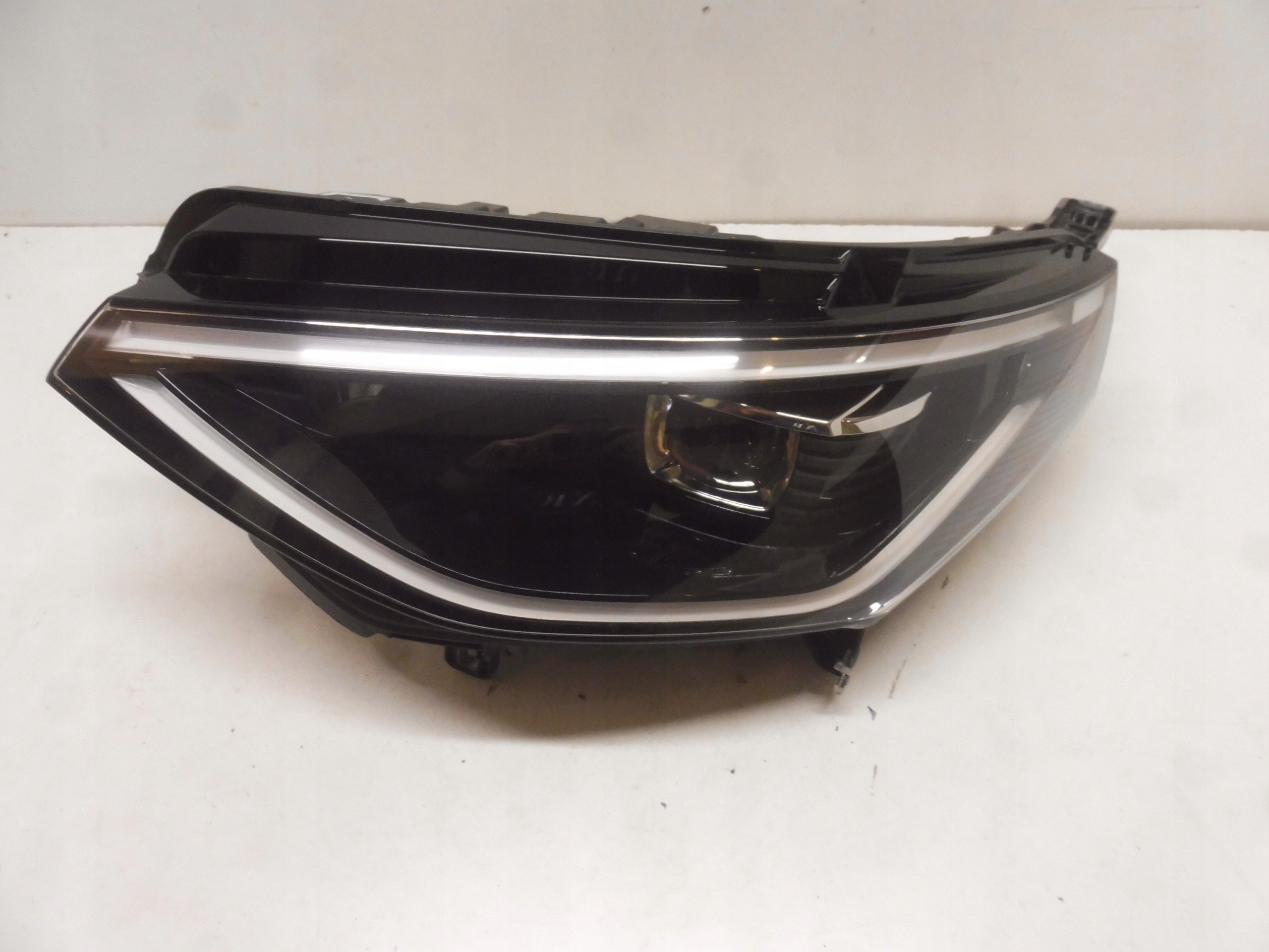 Lampa LEWA Przód Volkswagen ID 5