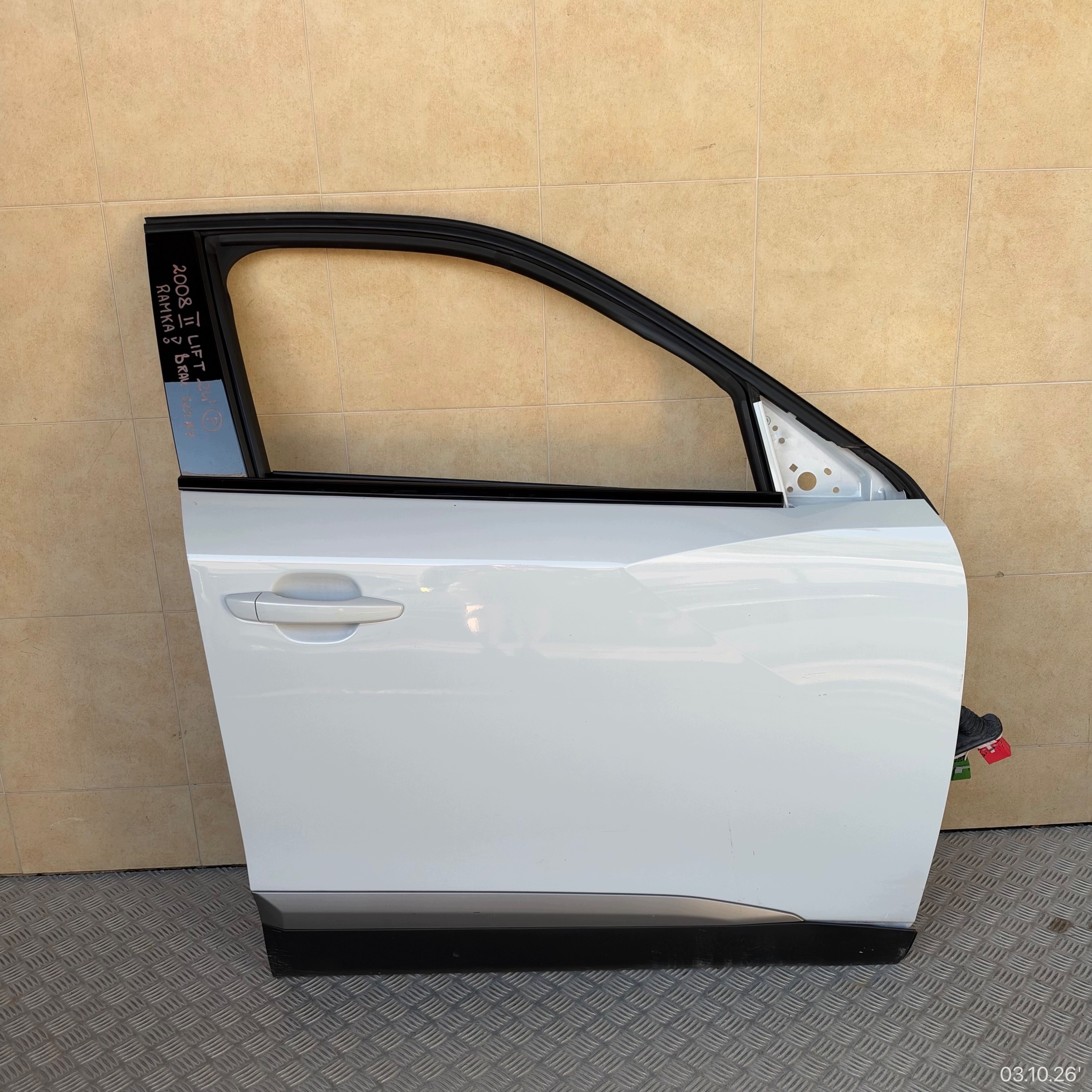 door complete front right PEUGEOT 2008 II LIFT 2024 year does not have windows
