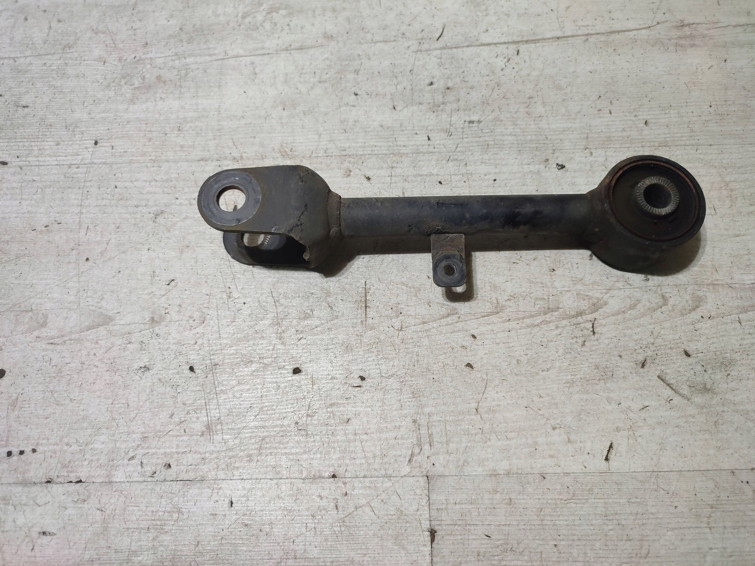 Lexus RC 2019 rear part side left arm rear