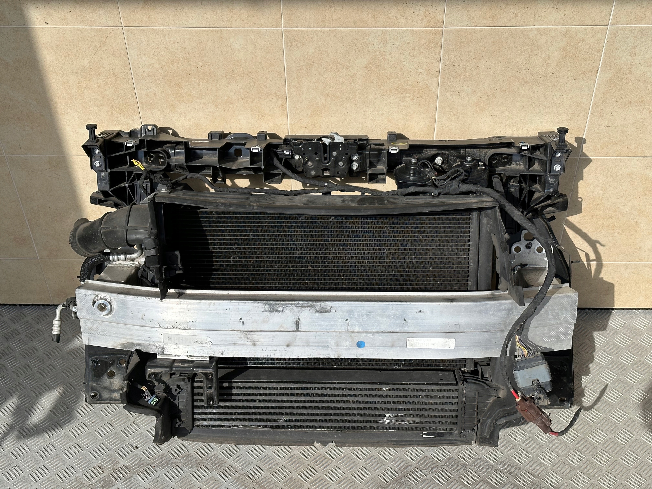 PAS PRZEDNI CHŁODNICE JEEP COMPASS II 1.6 MJ