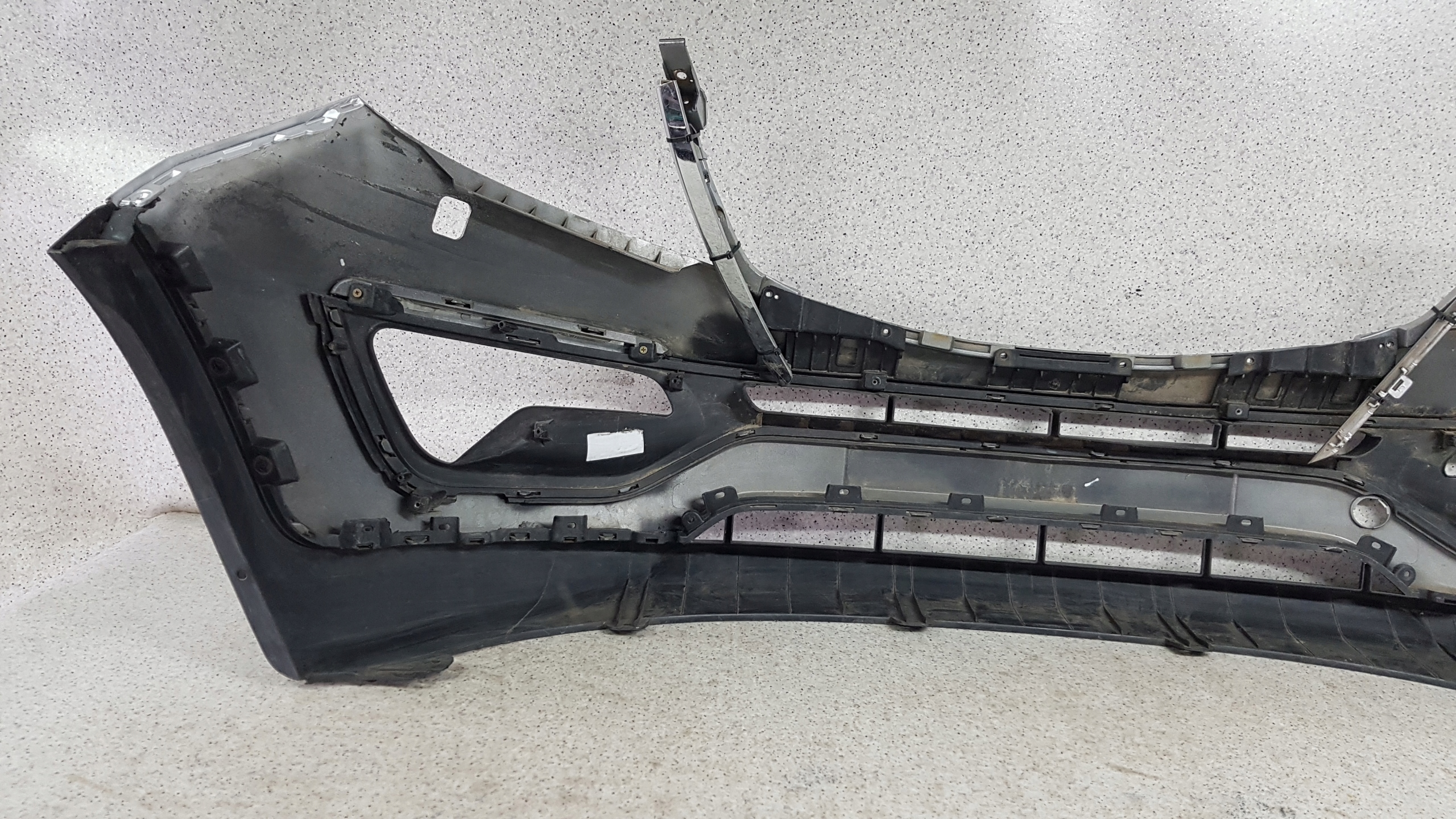 KIA SPORTAGE 3 III 2010 - bumper front 2689