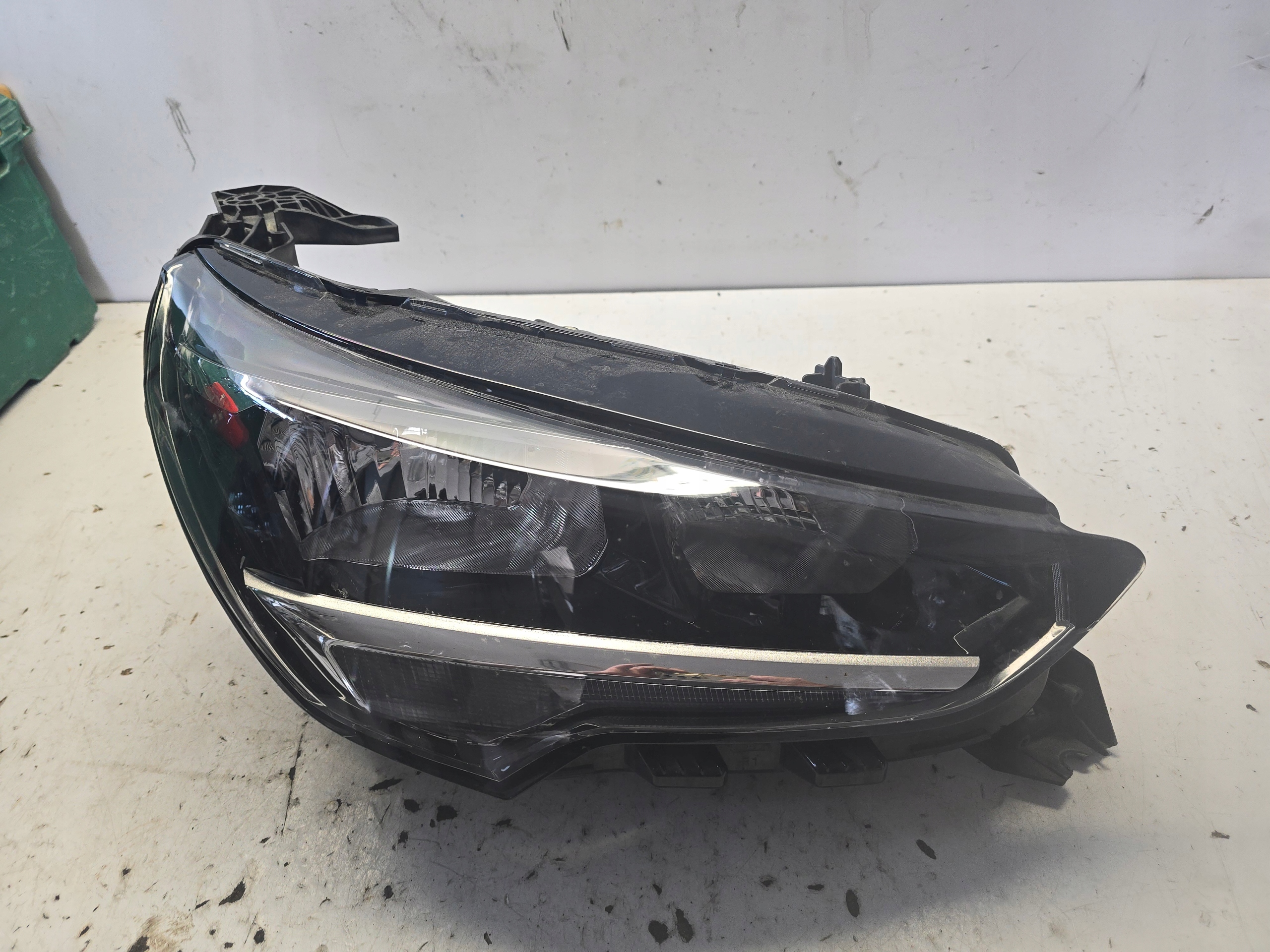 OPEL CORSA F REFLEKTOR light right front right front ZWYKLA EUROPA