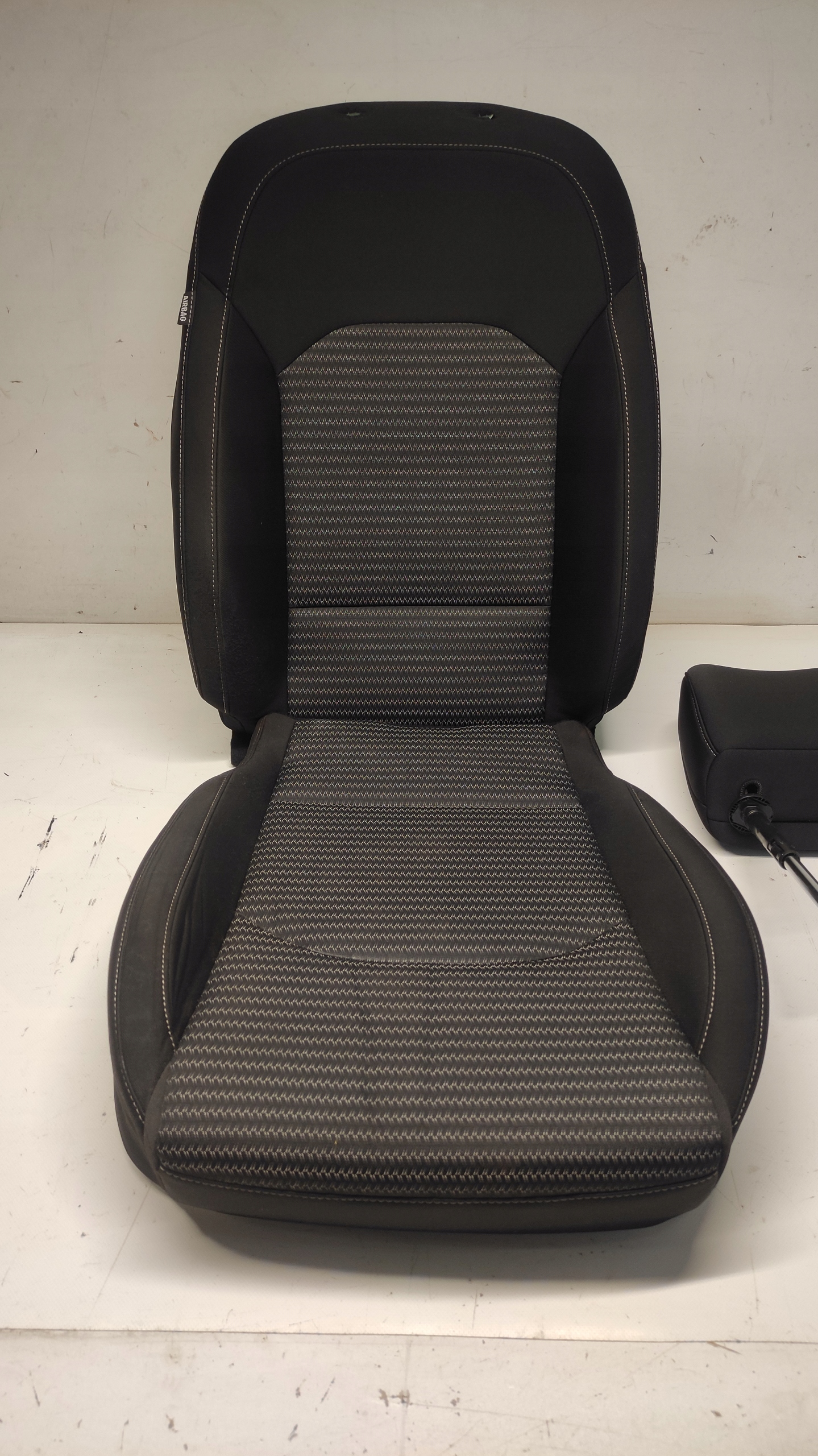 seat right driver´s KIA XCEED MATERIAL BARDZO LADNY