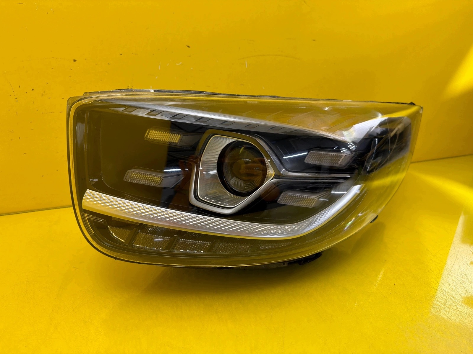 light left front Kia Picanto III 3 Lift 2020-2023 92101G6400