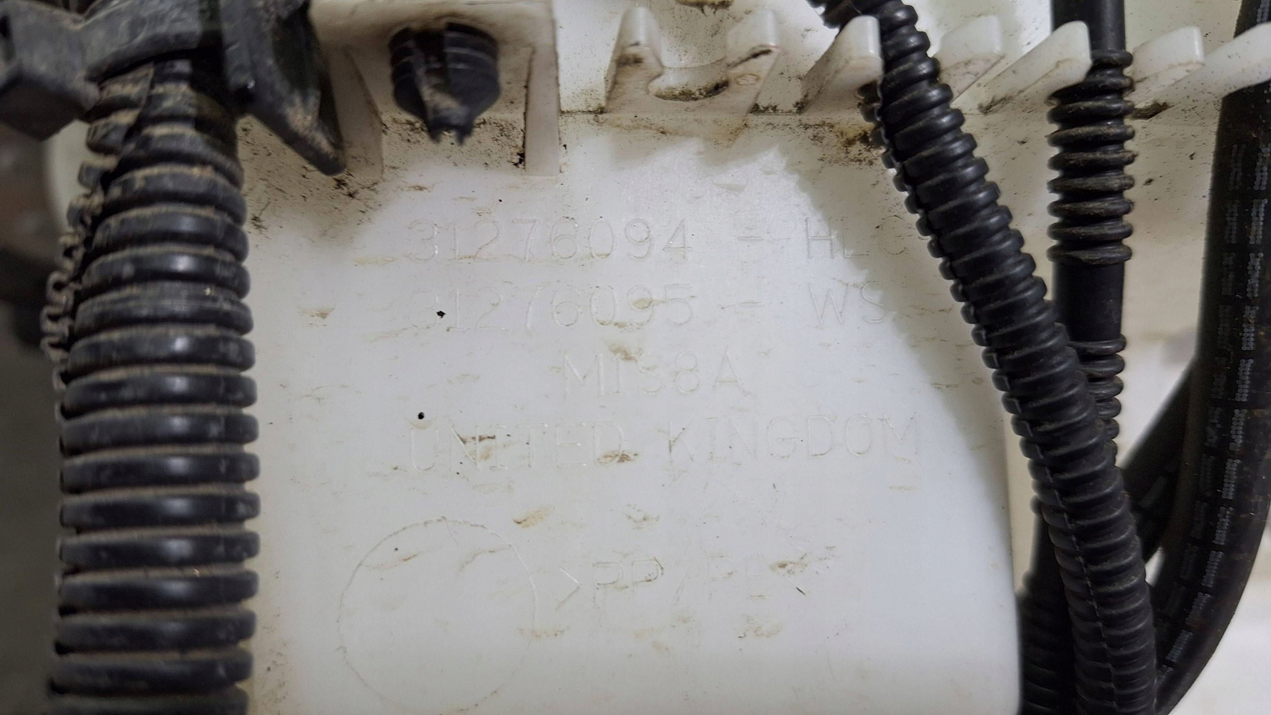 washer fluid tank pump KPL 31391616 VOLVO V40 II