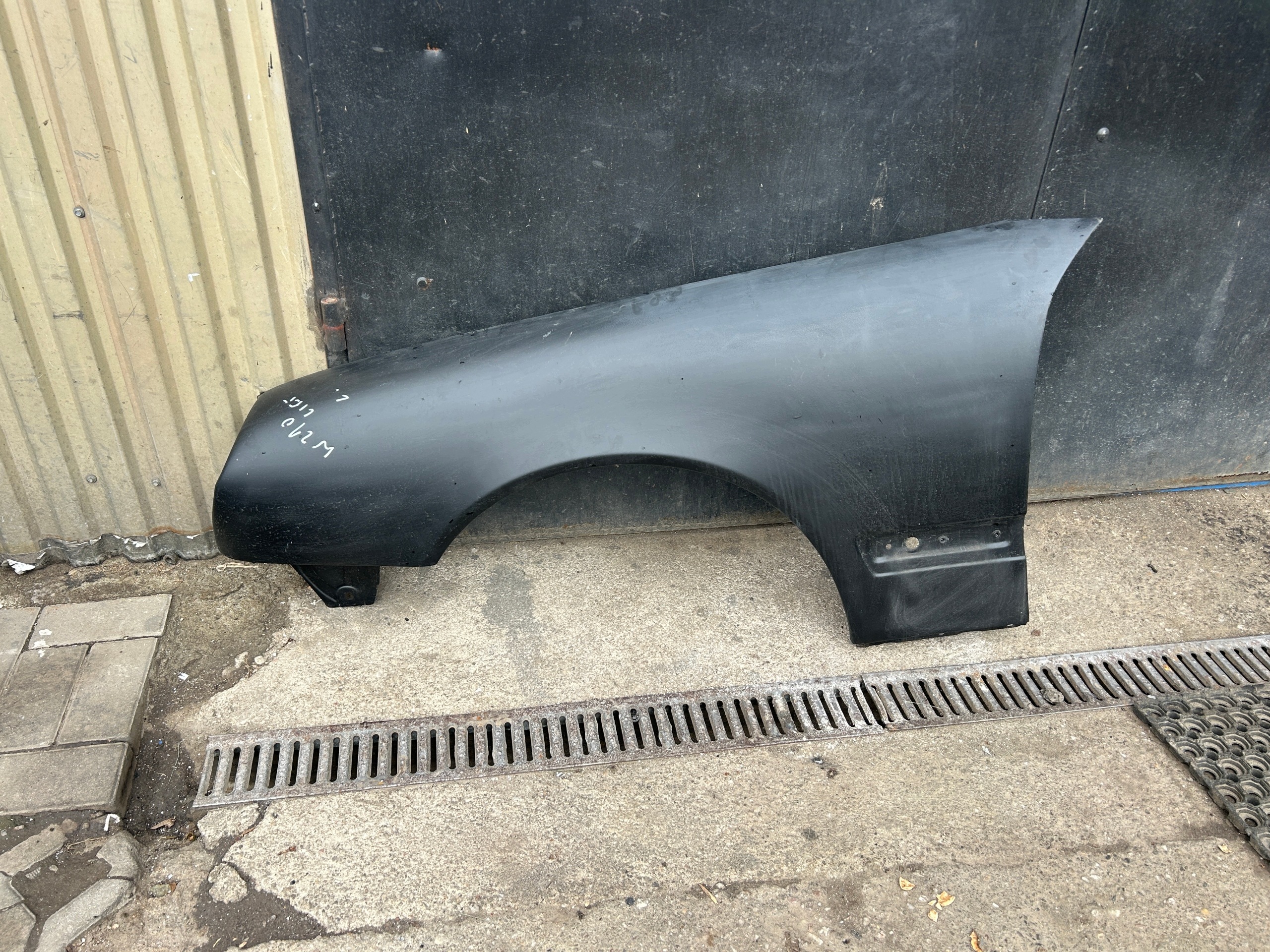 MERCEDES W210 LIFT fender left front