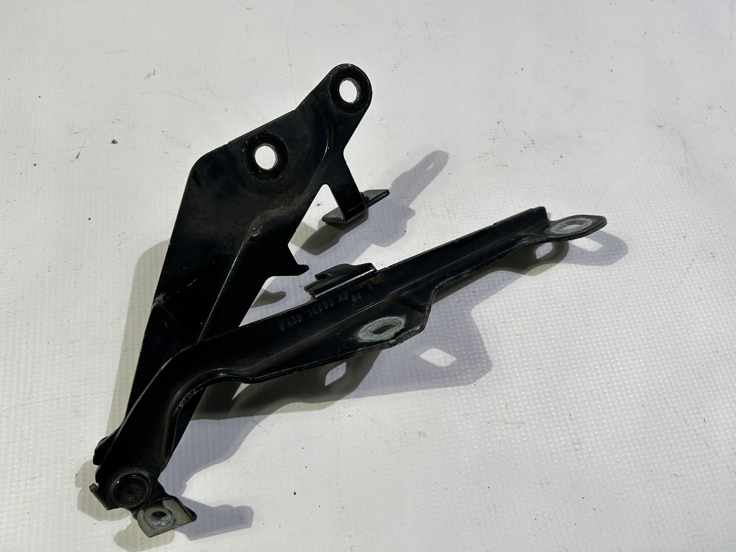 hinge bonnets right pokrywy of the engine Ford Mustang 2015