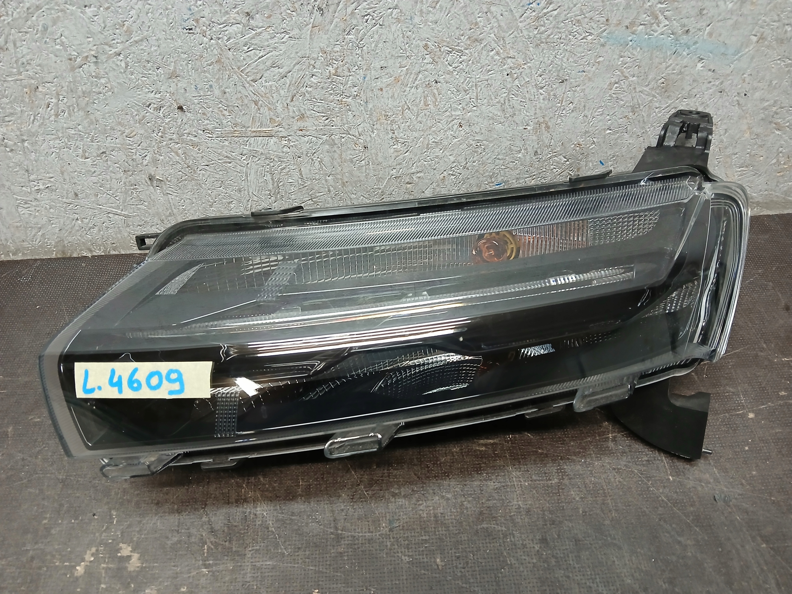 light front left DACIA SPRING 266052417R