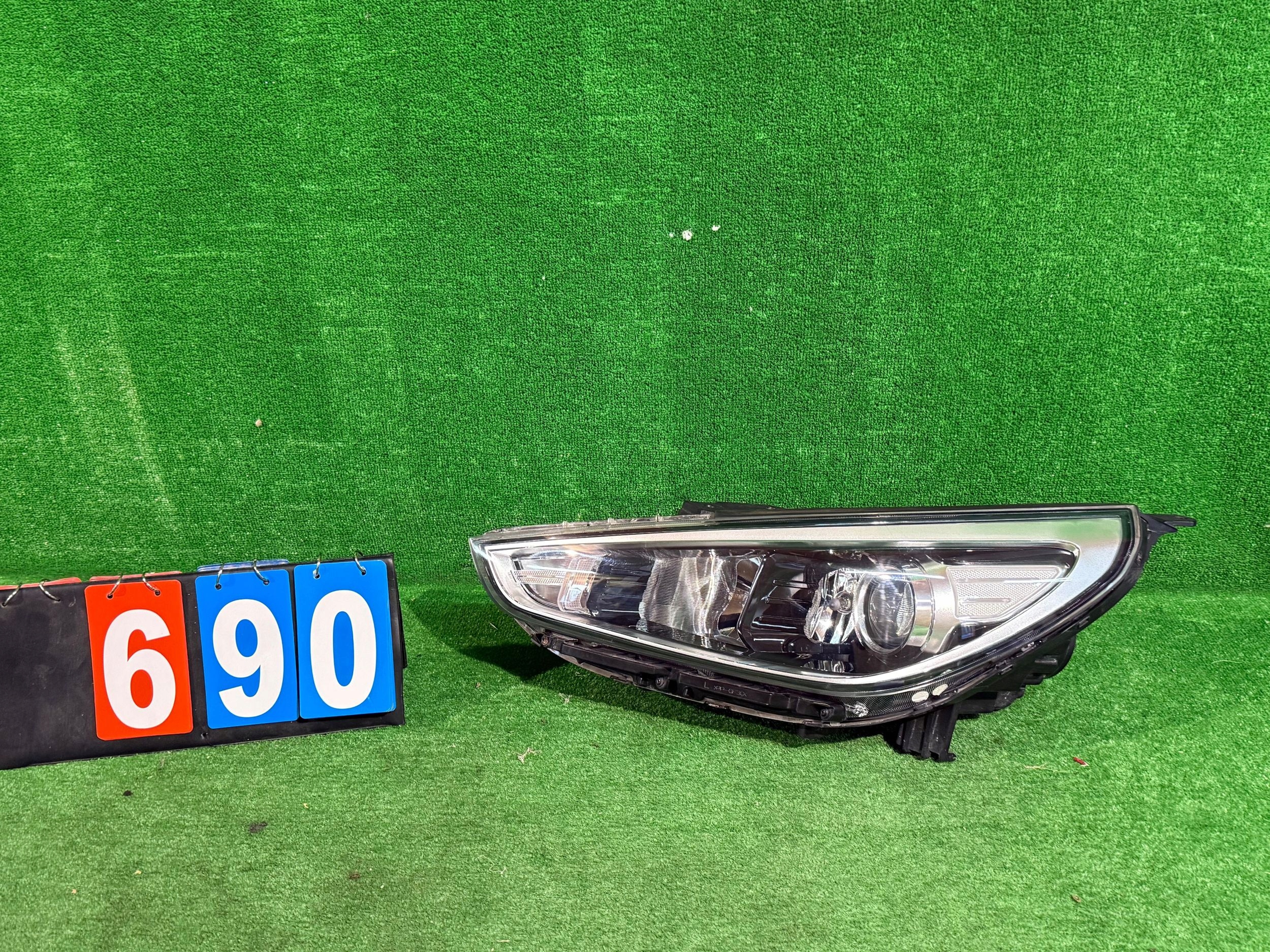 REFLEKTOR left HYUNDAI I30 III DOSWIETLANIE NR:690