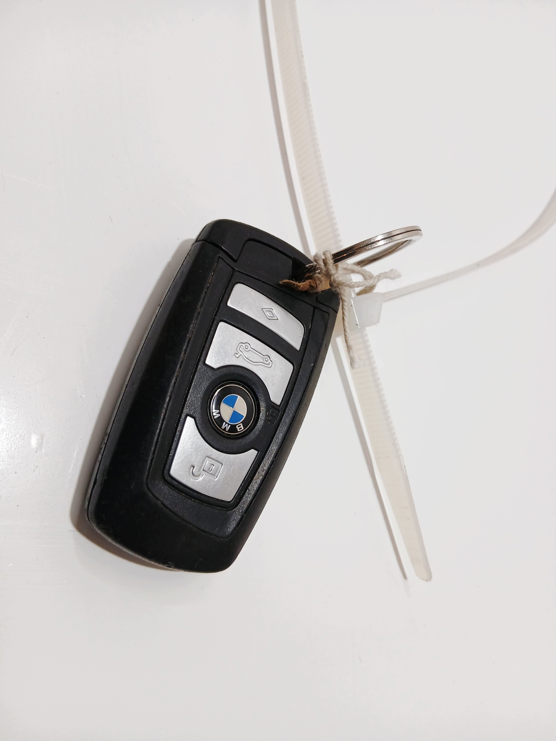 key PILOT BMW F10 F11 OE OE (0006557)