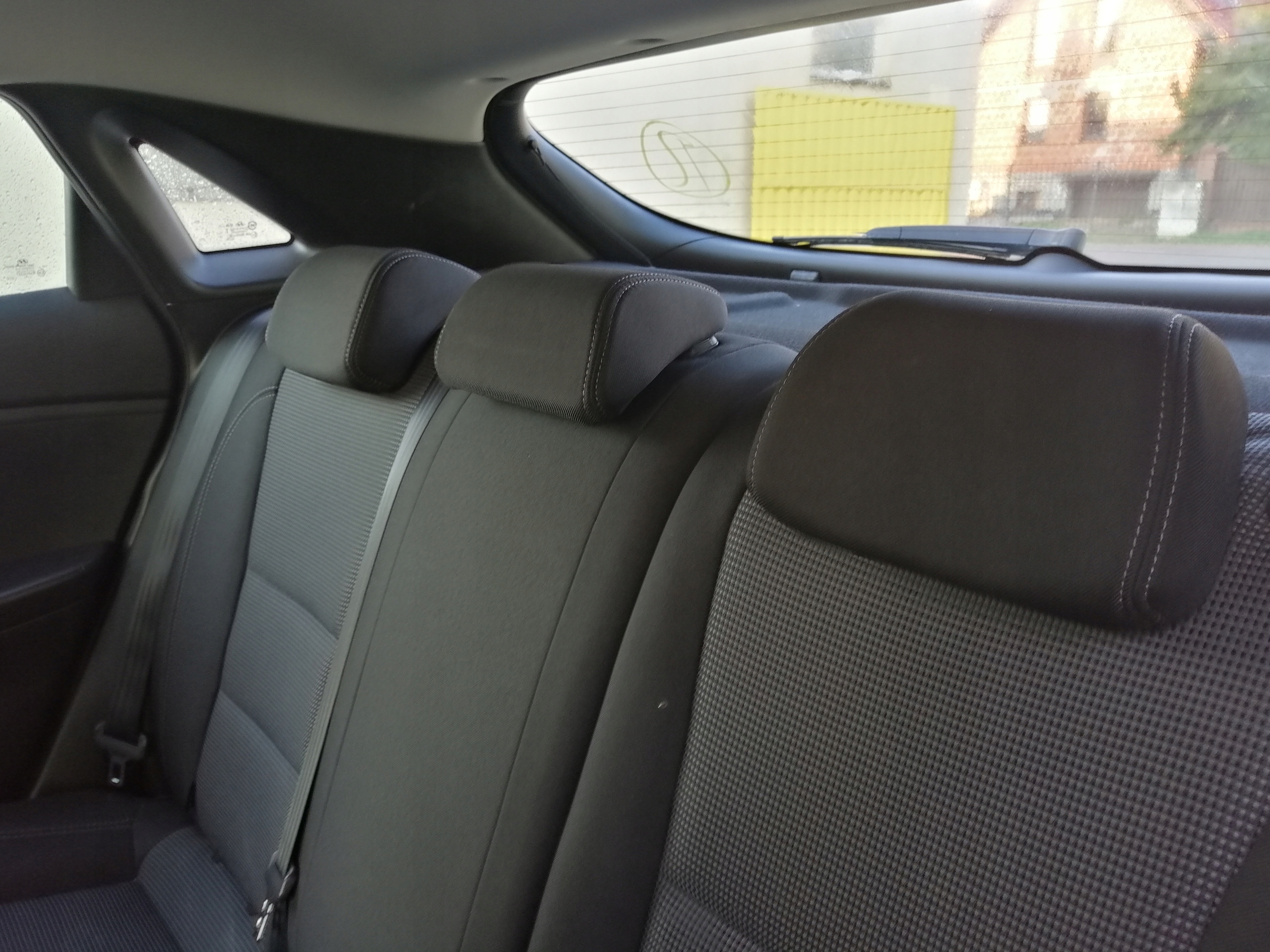 HYUNDAI I30 II HB ZAGŁÓWEK TYŁ TYLNY 2012-