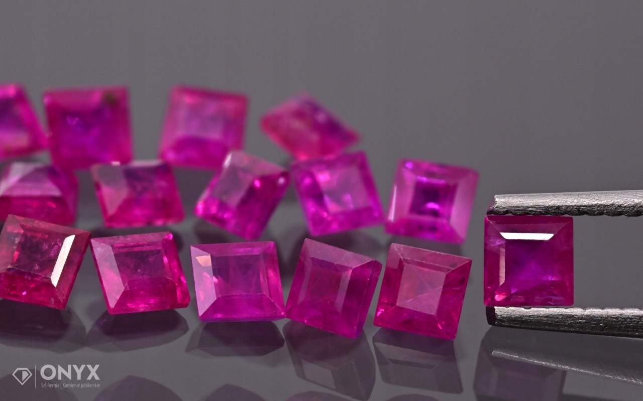 Rubín fazetovaný čtverec 2,7x2,7 mm