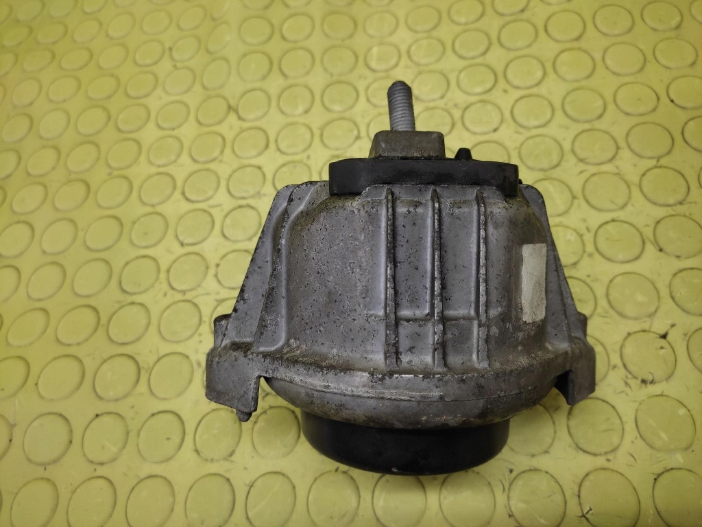 BMW 1 E87 2.0 D engine mount left front 13981112