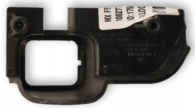 1062771-00-A - TESLA X КРІПЛЕННЯ ДЛЯ АВАРІЙНОГО ВІДКРИВАННЯ КАПОТА