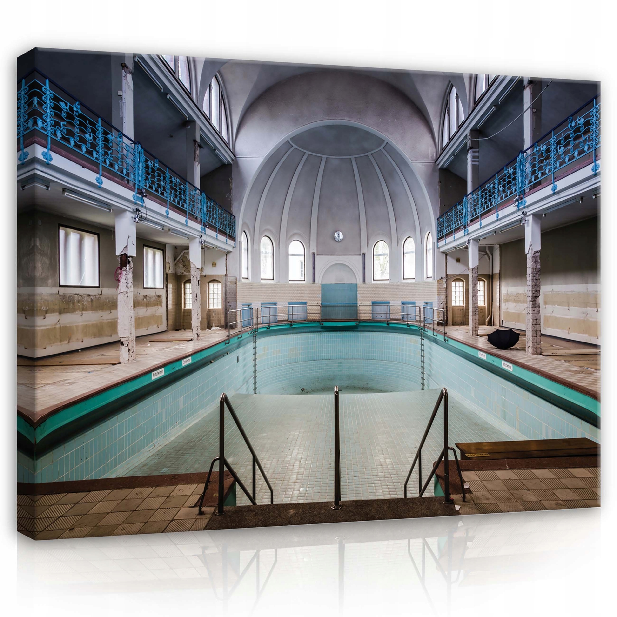 Obraz 80x60 Opuštěný bazén architektura symetrie oblouky kopule mělké ticho