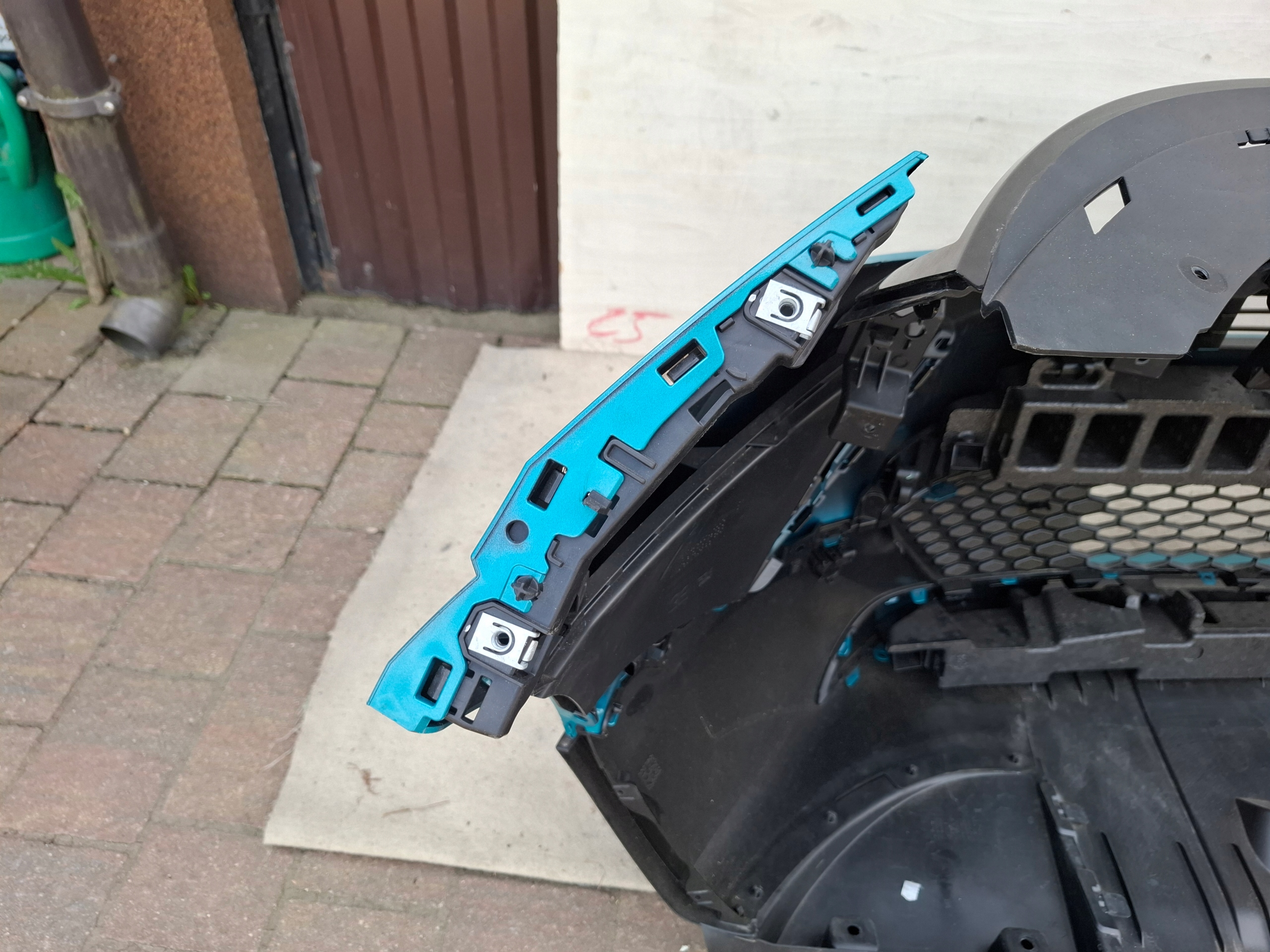 OPEL MOKKA B II LIFT front bumper front complete 25r TROPICAL GREEN