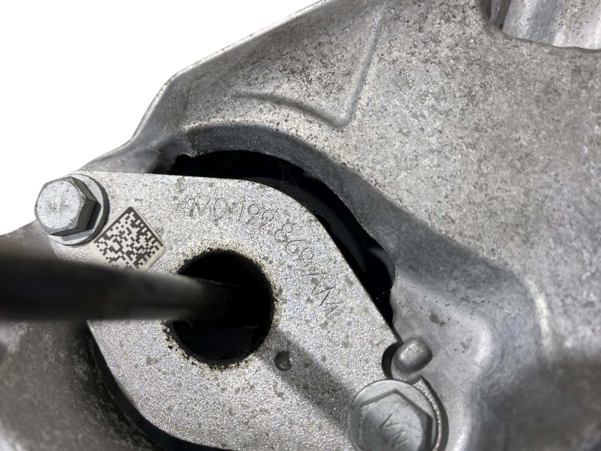 Support plaque Moteur AUDI A4 B9 2.0 TFSI 4M099307BM 4M0199869AM