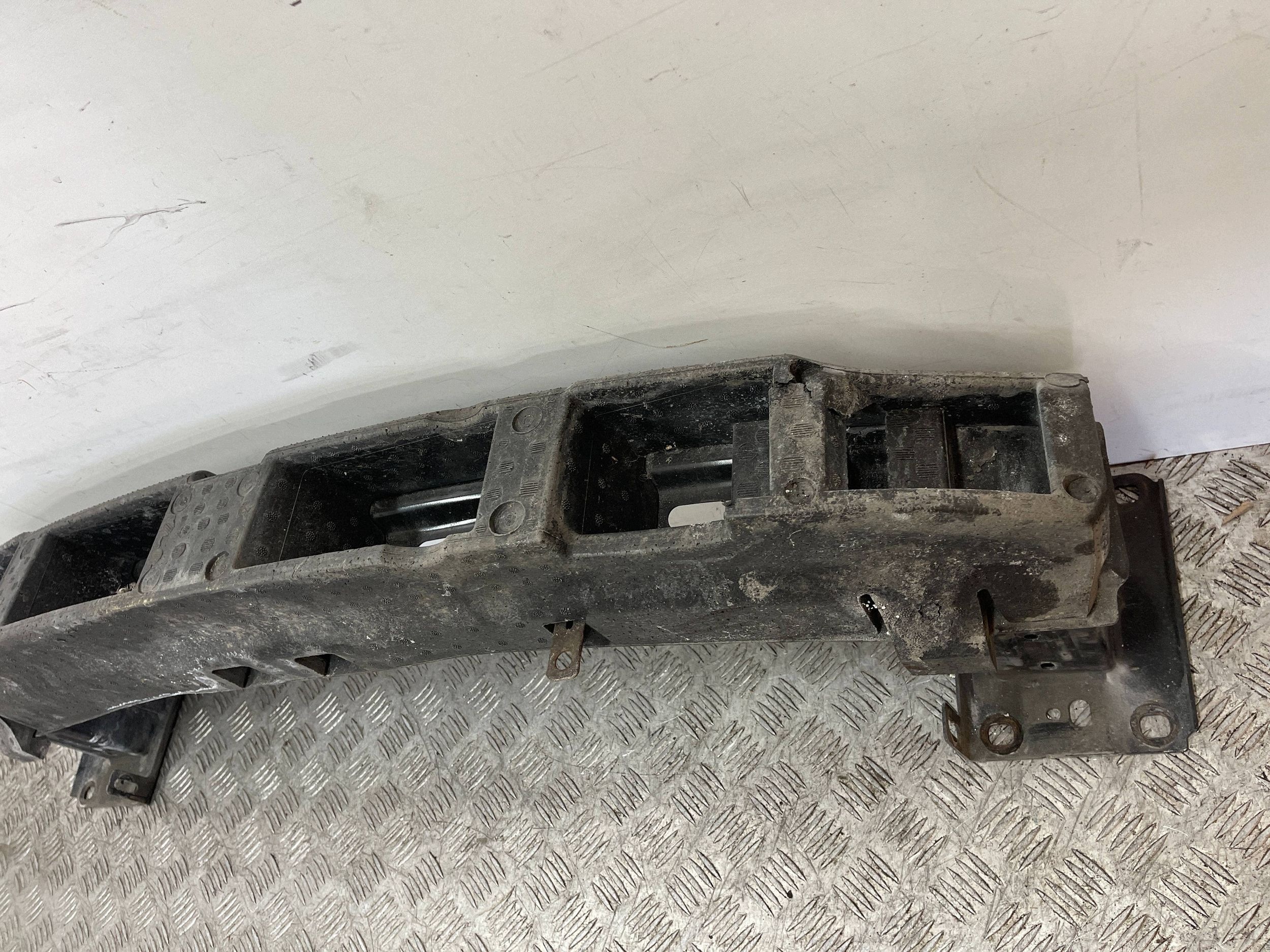 bumper support of the front front SKODA OCTAVIA 3 III 5E 12