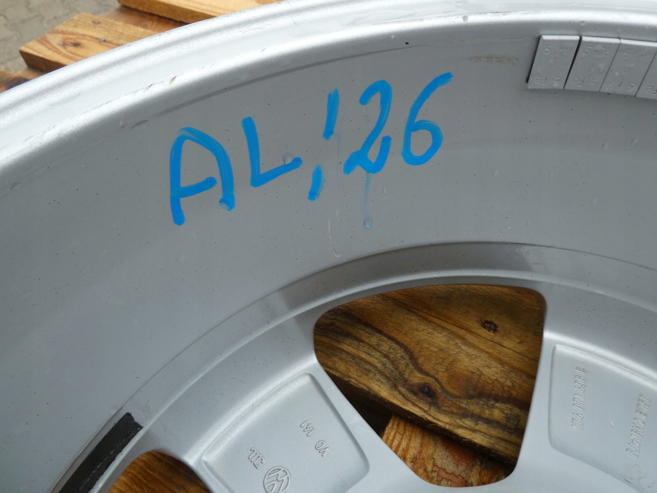 1X discs aluminium disc 1T4071496C VW 5X112